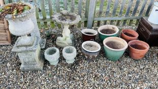 A GROUP OF GARDEN STONEWORK AND PLANTERS TO INCLUDE PEDESTAL URN (OVERALL HEIGHT 90CM), SUNDIAL,