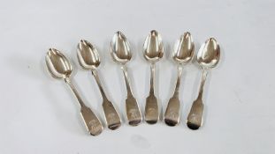 A SET OF SIX SILVER FIDDLE PATTERN DESSERT SPOONS, LONDON 1813 BY WALLIS HAYNE.