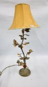 A MODERN CAST METAL LAMP IN THE FORM OF A BRANCH WITH BIRDS AND GLASS BERRIES - H 90CM - SOLD AS