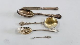 3 VARIOUS SILVER FRUIT SPOONS, GEORGIAN AND LATER, ALONG WITH CAKE KNIFE, SHEFFIELD ASSAY,