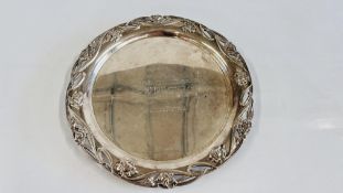 SILVER SALVER PEARCE BORDER AND ENGRAVED WILLIAM HUTTON AND SON SHEFFIELD 1905.