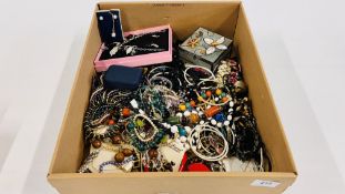 LARGE BOX OF COSTUME JEWELLERY INCLUDING BANGLES, NECKLACES, JEWELLERY SETS, EARRINGS ETC.