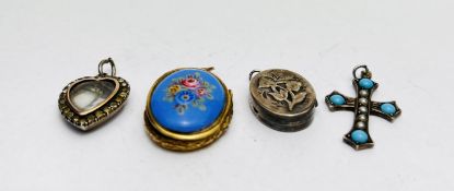 ANTQUE LOCKETS TO INCLUDE SILVER CHESTER 1902, DOUBLE LOCKET,