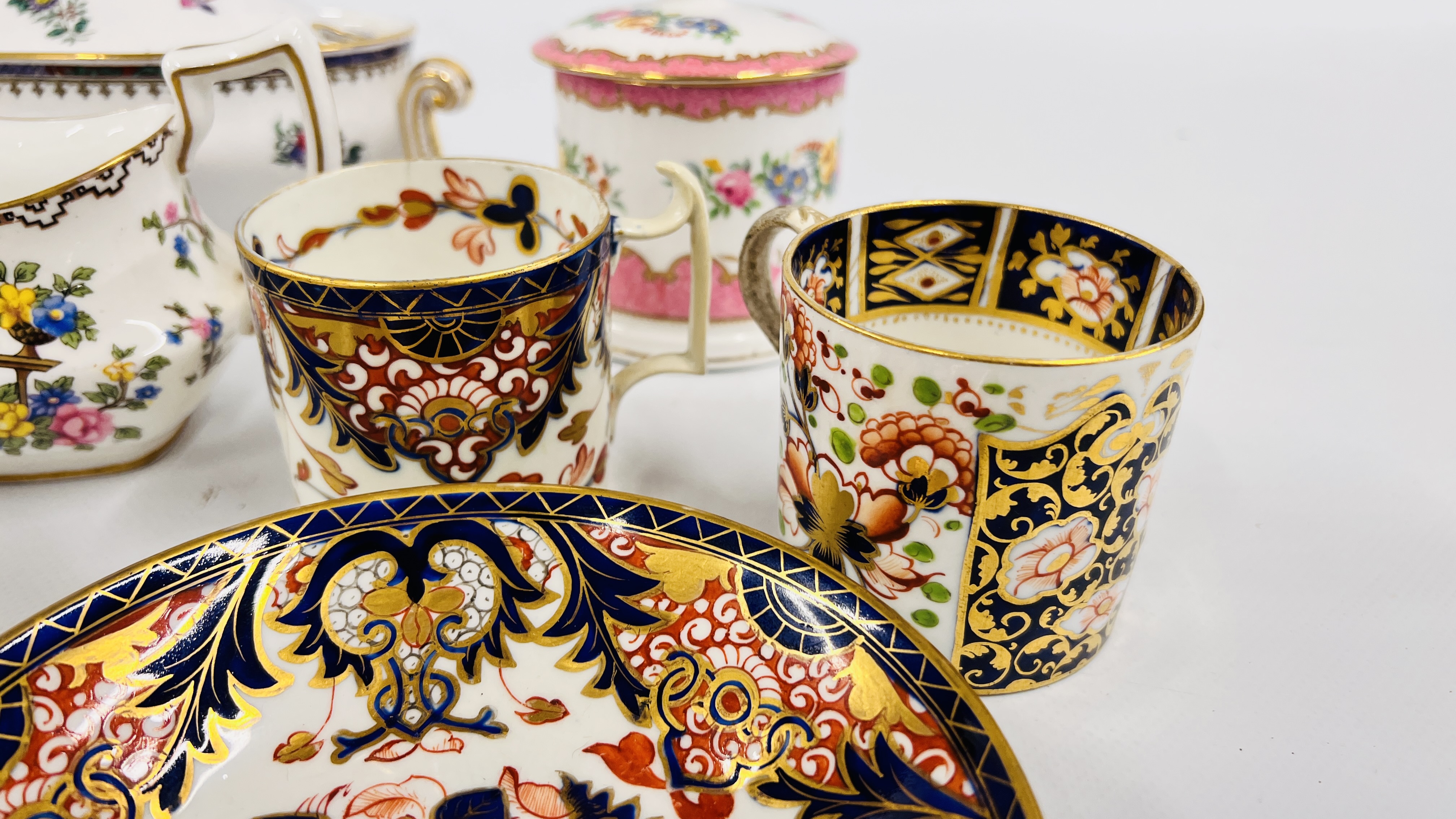 A GROUP OF COLLECTIBLE CABINET CHINA TO INCLUDE 3 DERBY COFFEE CANS AND 1 SAUCER, - Image 3 of 14