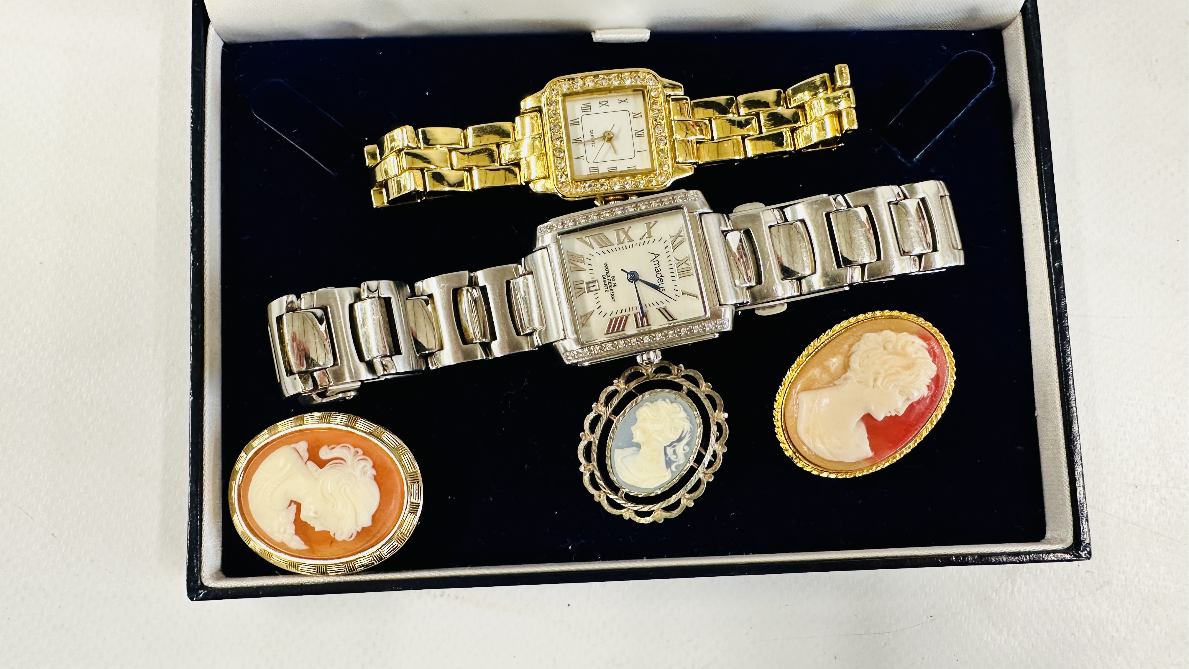 TWO DESIGNER WRIST WATCHES TO INCLUDE AN EXAMPLE MARKED AMADEUS AND 3 CAMEO BROOCHES. - Image 2 of 7