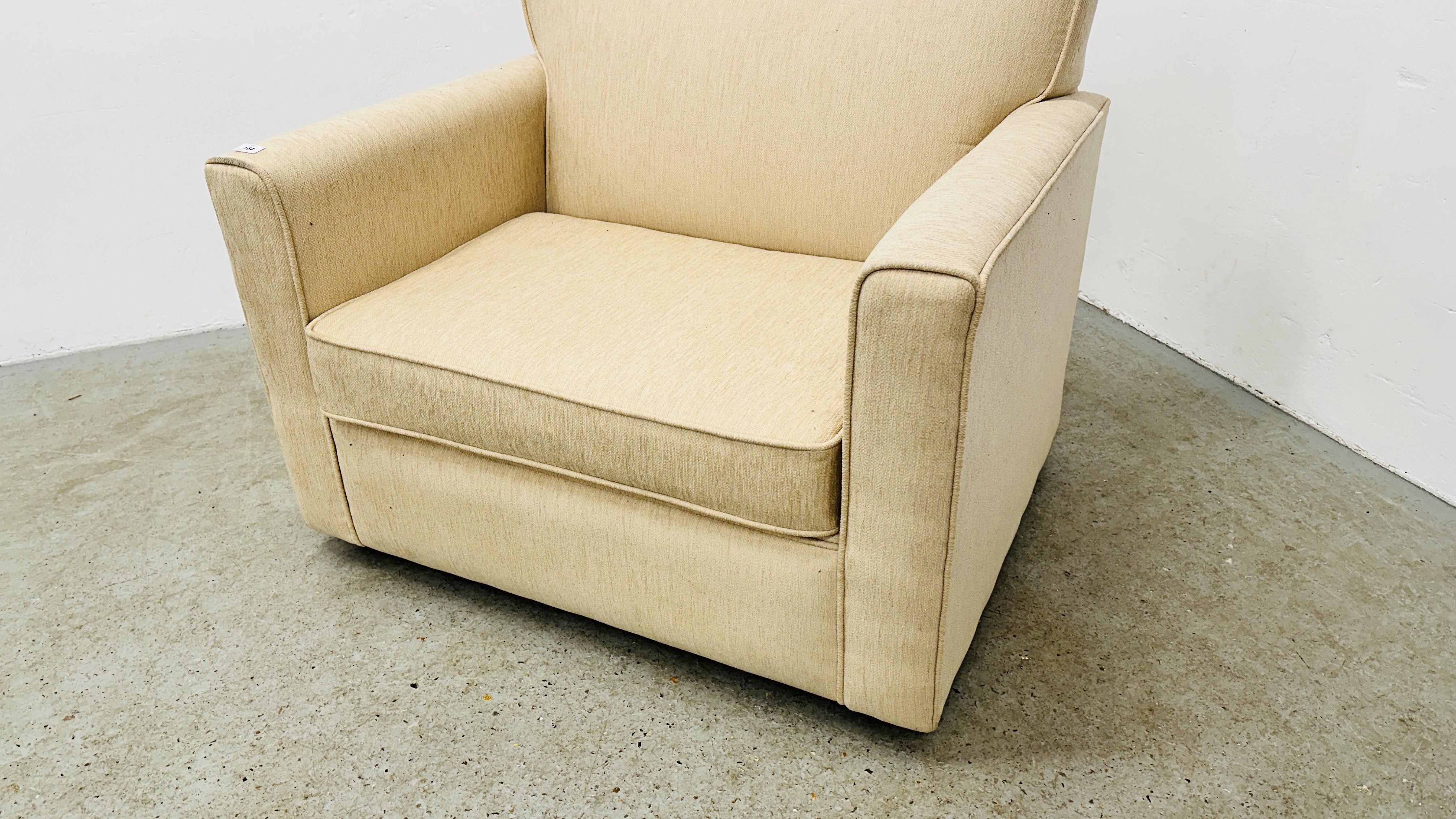 CREAM UPHOLSTERED ARM CHAIR / SOFA BED. - Image 6 of 12