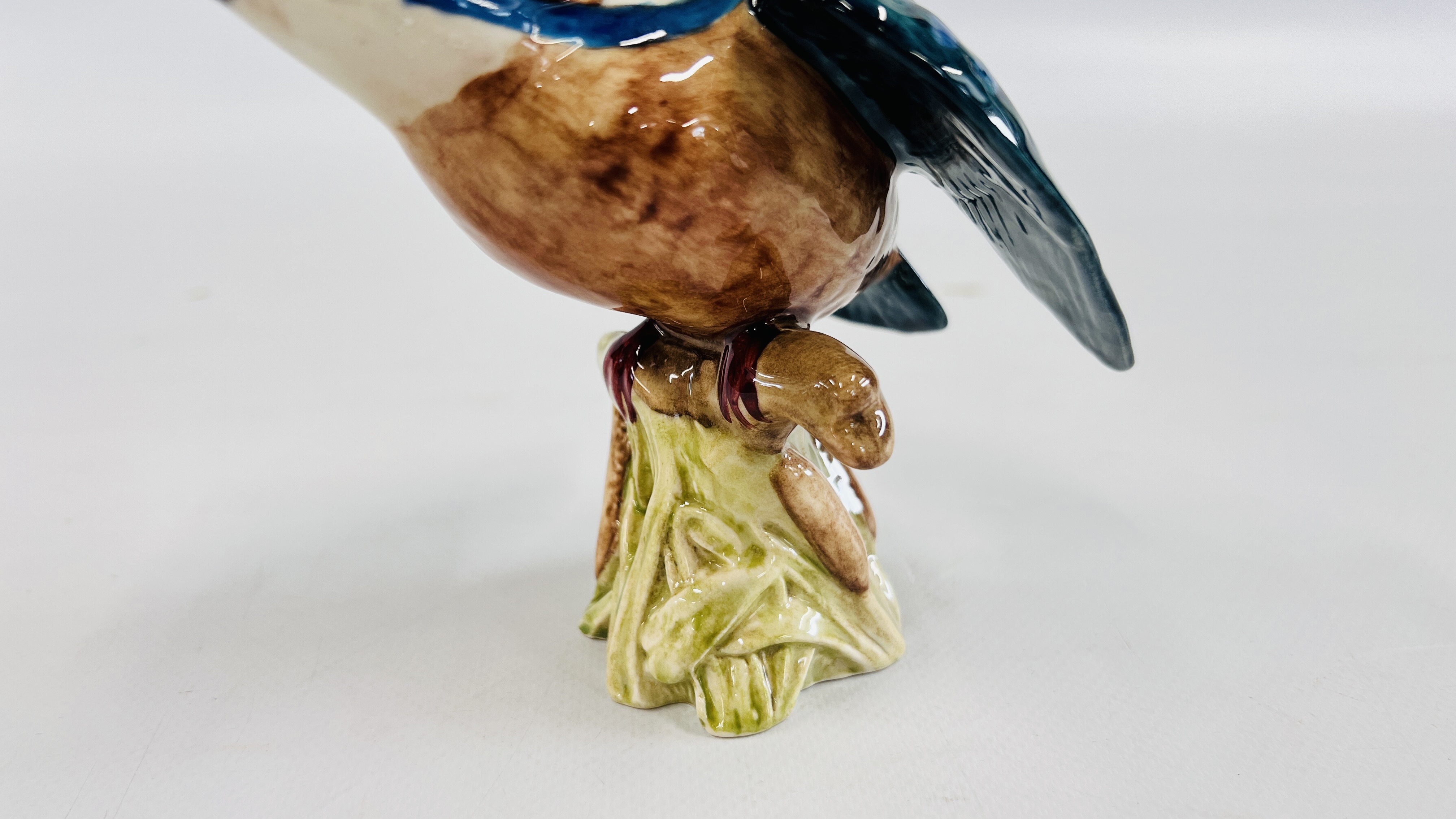 A BESWICK KINGFISHER FIGURE 2371 GLOSS FINISH - H 11.5CM. - Image 7 of 8