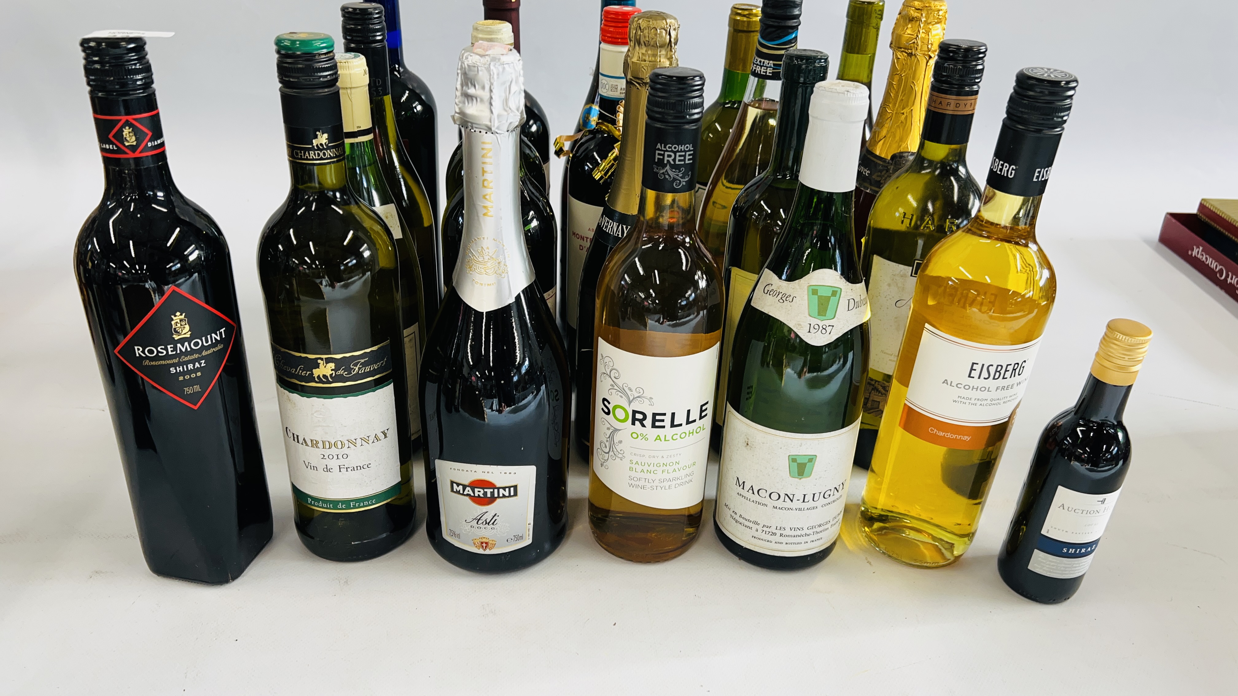 APPROX 21 BOTTLES OF MIXED WINES INCLUDING PENFOLDS, MARTINI ASTI, MARSOVIN, HARDYS SAUVIGNON BLANC, - Image 2 of 5