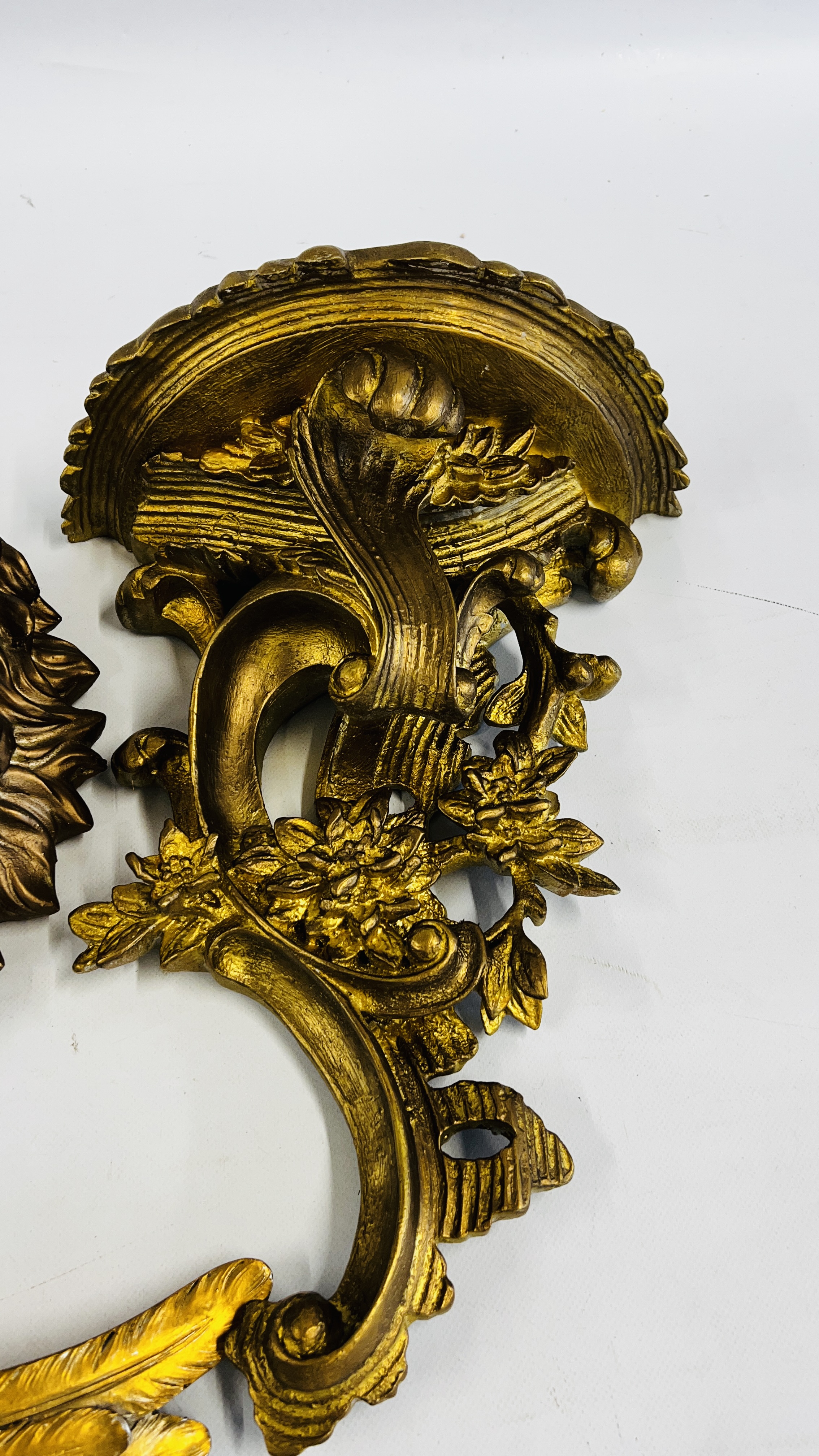 A PAIR OF REPRODUCTION GILT FINISH WINGS, REPRODUCTION GILT FINISH LIONS HEAD, - Image 5 of 6