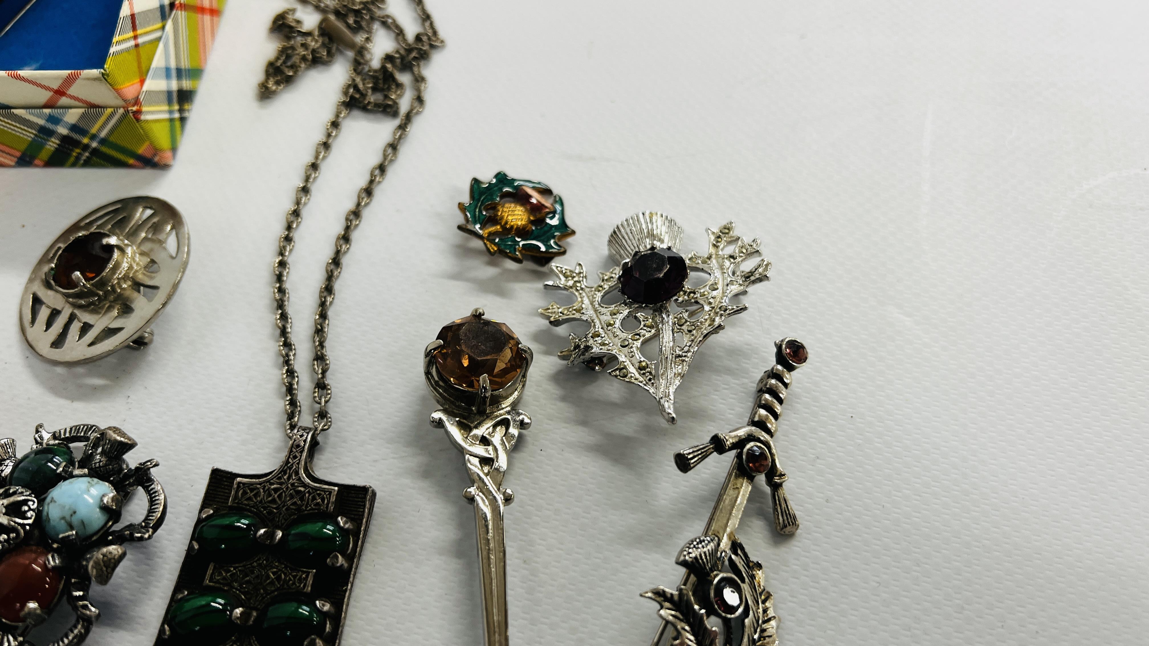 COLLECTION OF 'MIRACLE' & SCOTTISH JEWELLERY TO INCLUDE PENDANTS AND BROOCHES. - Image 5 of 6