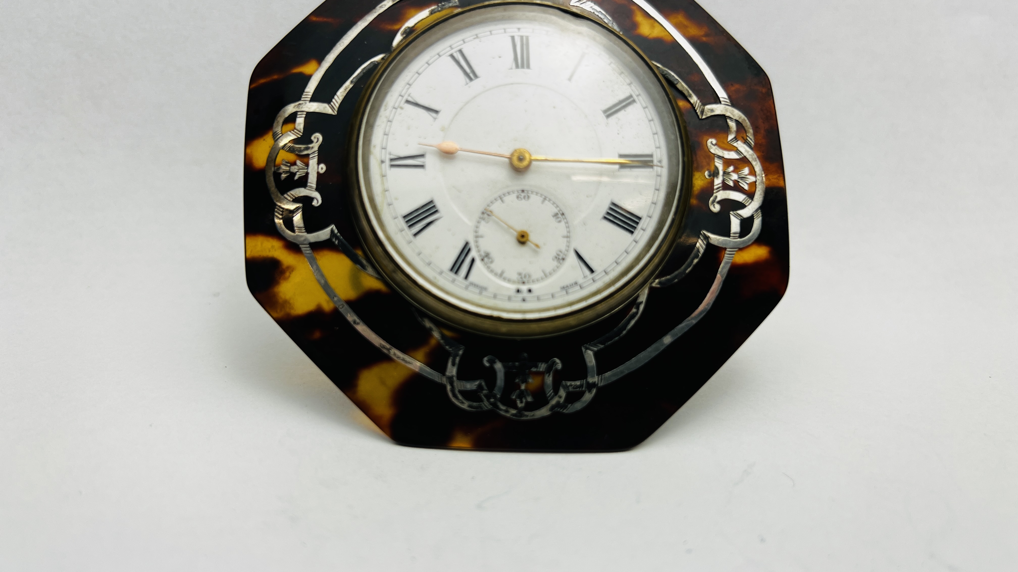 A SILVER INLAID TORTOISESHELL DRESSING TABLE CLOCK - W 8CM. - Image 5 of 10