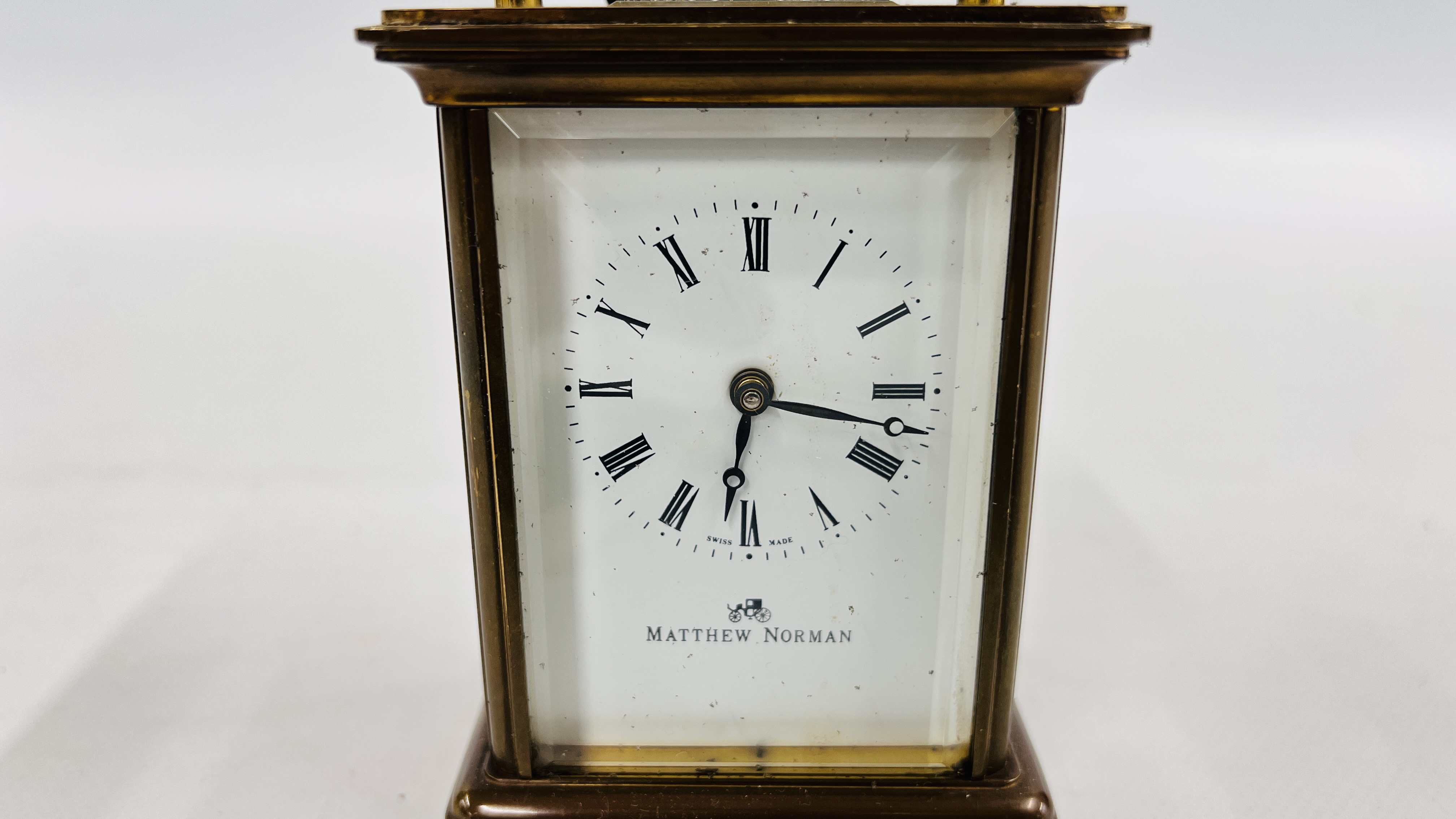 A MATTHEW NORMAN BRASS CASED CARRIAGE CLOCK WITH ORIGINAL BOX. - Image 3 of 9