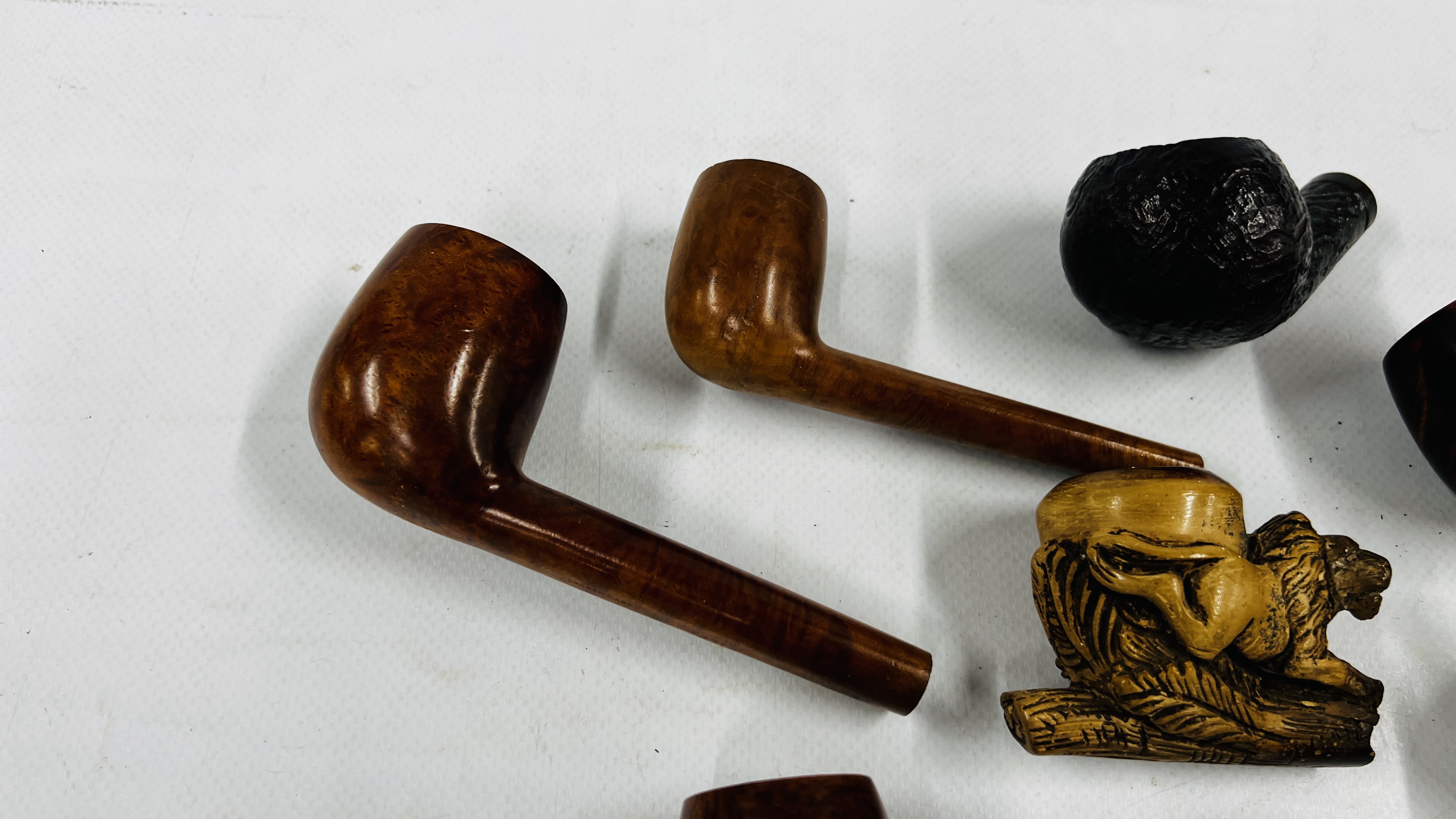A GROUP OF 8 VINTAGE TOBACCO SMOKING PIPES (NO STEMS) TO INCLUDE BRIAR WOOD EXAMPLES & EXAMPLES - Image 2 of 9