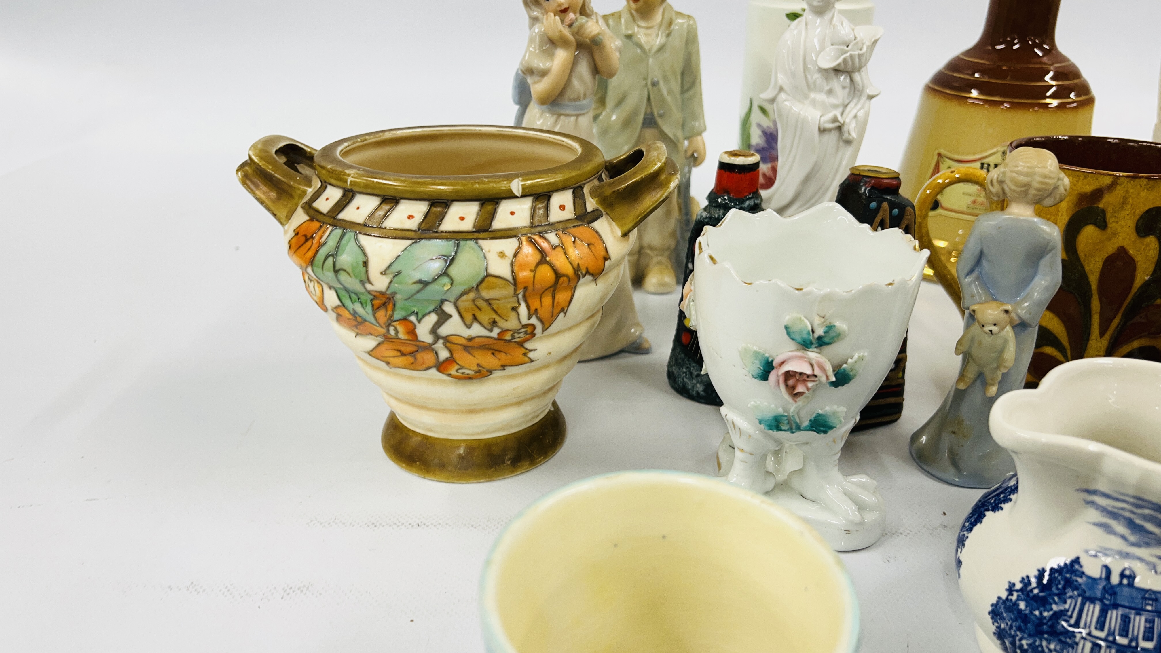 A GROUP OF SUNDRY CHINA TO INCLUDE WADE WHISKY BELL, RADFORD JUG DENBY STONEWARE PLATE, - Image 4 of 9