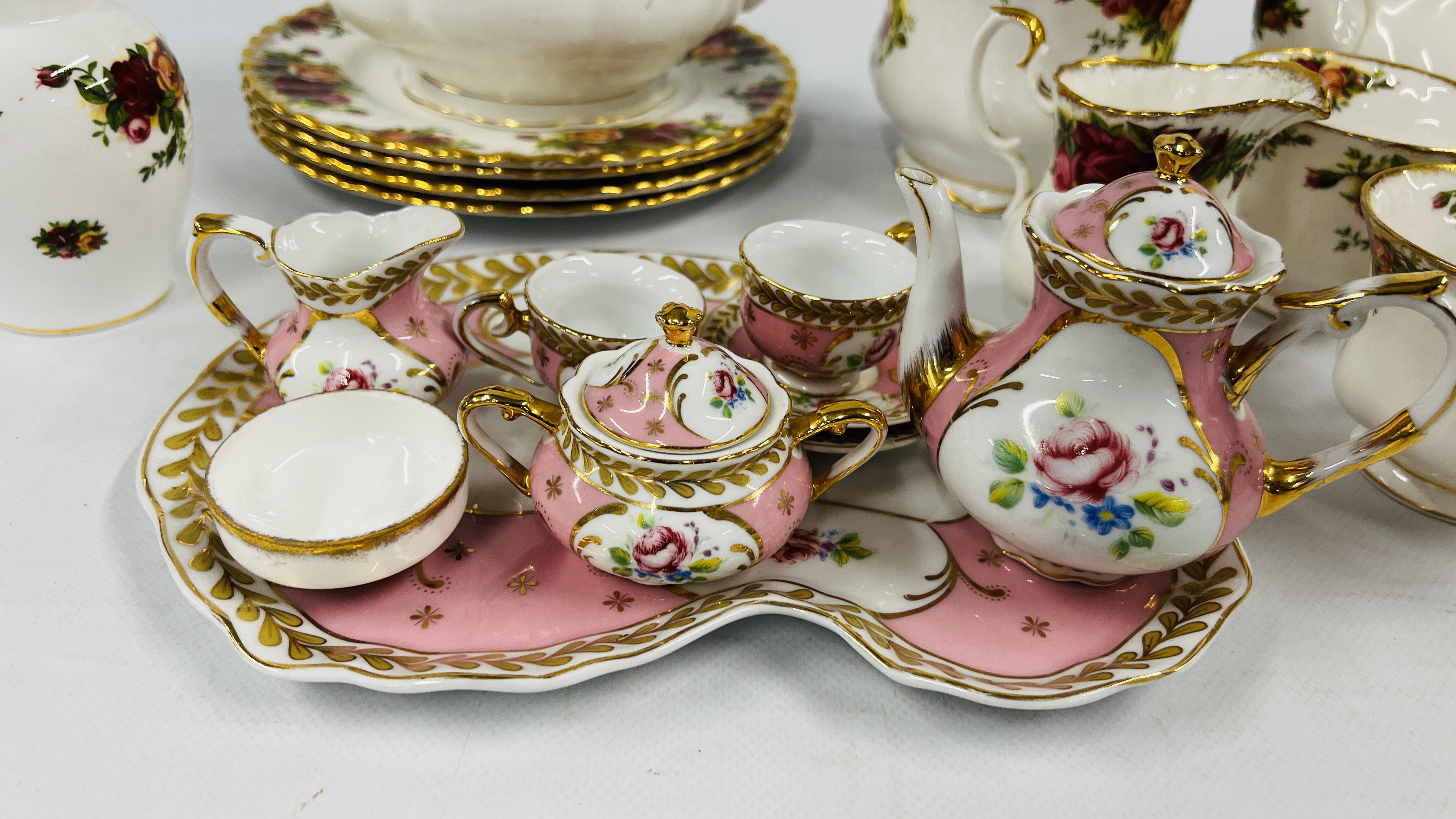 13 PIECES OF ROYAL ALBERT OLD COUNTRY ROSE TEA WARE, - Image 2 of 9