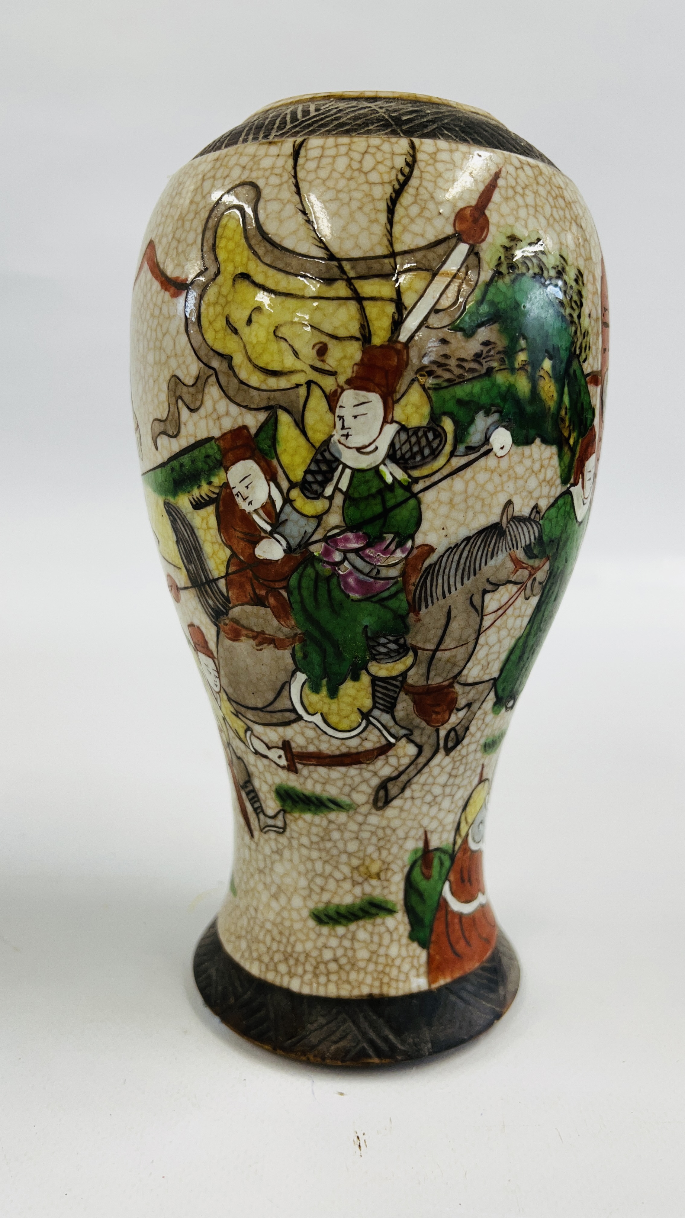A CHINESE NANJING STYLE CRACKLED GLAZED VASE DECORATED WITH CHARACTERS AND WARRIORS UPON HORSEBACK - Image 3 of 7