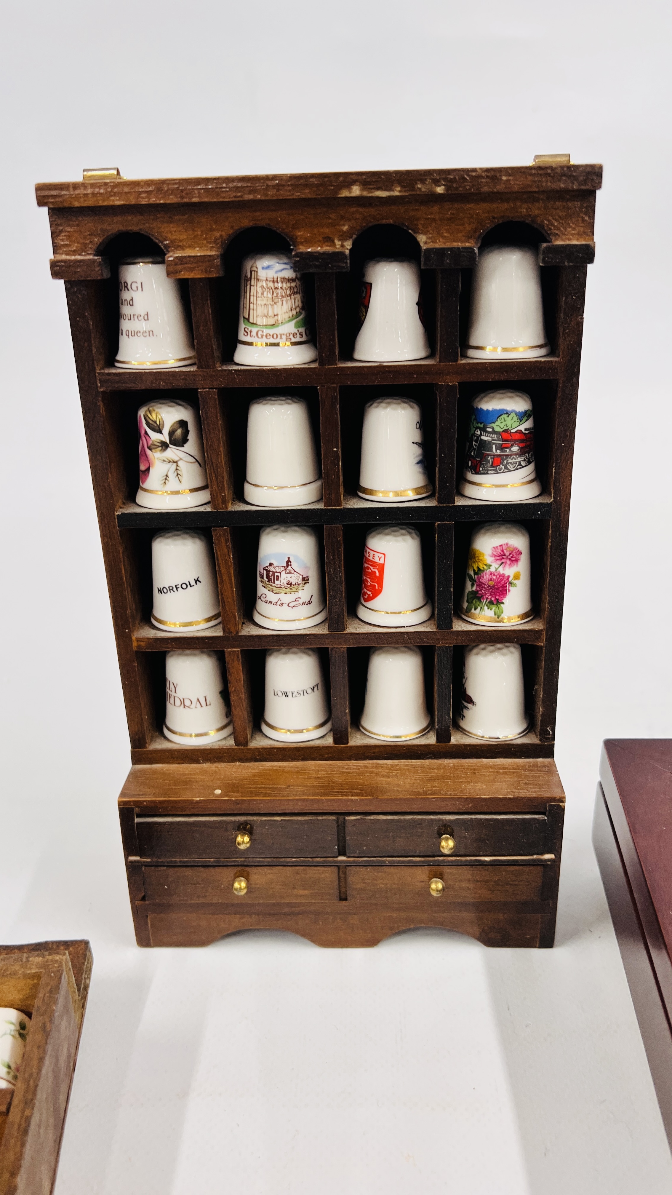 COLLECTION OF COLLECTORS THIMBLES IN CASES. - Image 5 of 8