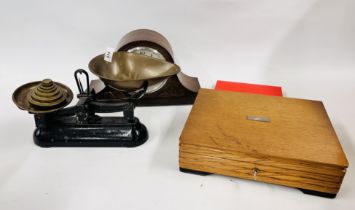SET OF AVERY CAST KITCHEN SCALES COMPLETE WITH 7 WEIGHTS ALONG WITH MAHOGANY CASED MANTEL CLOCK AND