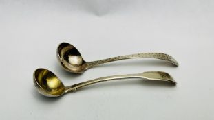 TWO SMALL ANTIQUE SILVER SAUCE LADLE SPOONS TO INCLUDE LONDON ASSAY 1814 & 1782 EXAMPLES L 11.5CM.