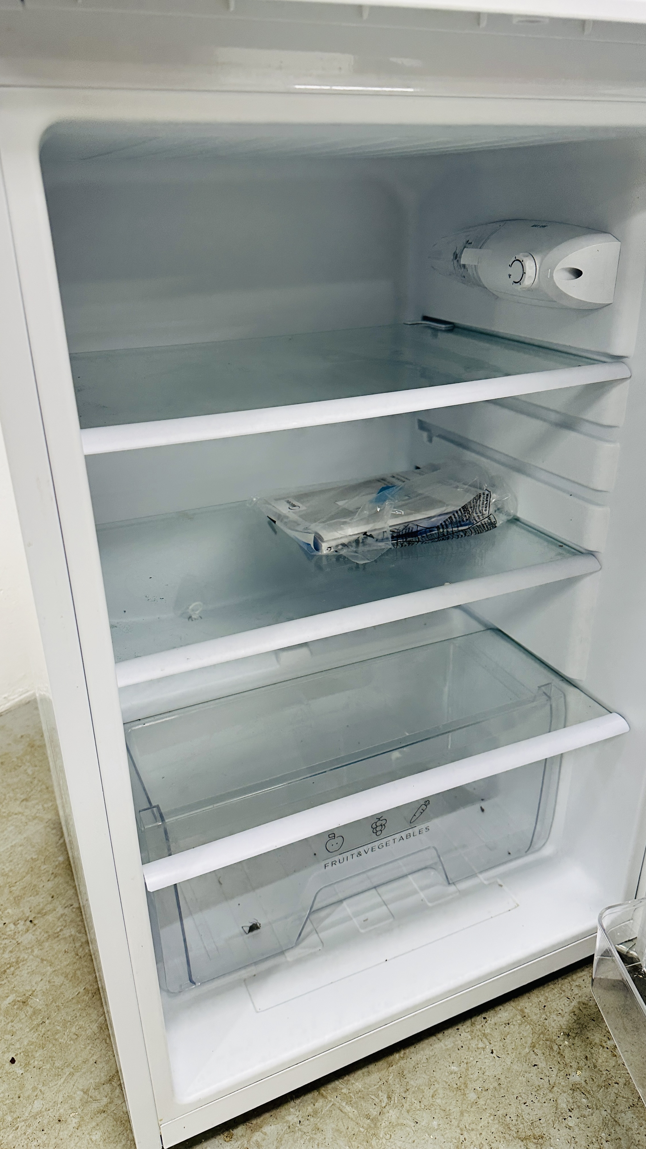 MEDIA UNDER COUNTER FRIDGE MODEL MDRD194FGF01 - SOLD AS SEEN. - Image 2 of 6