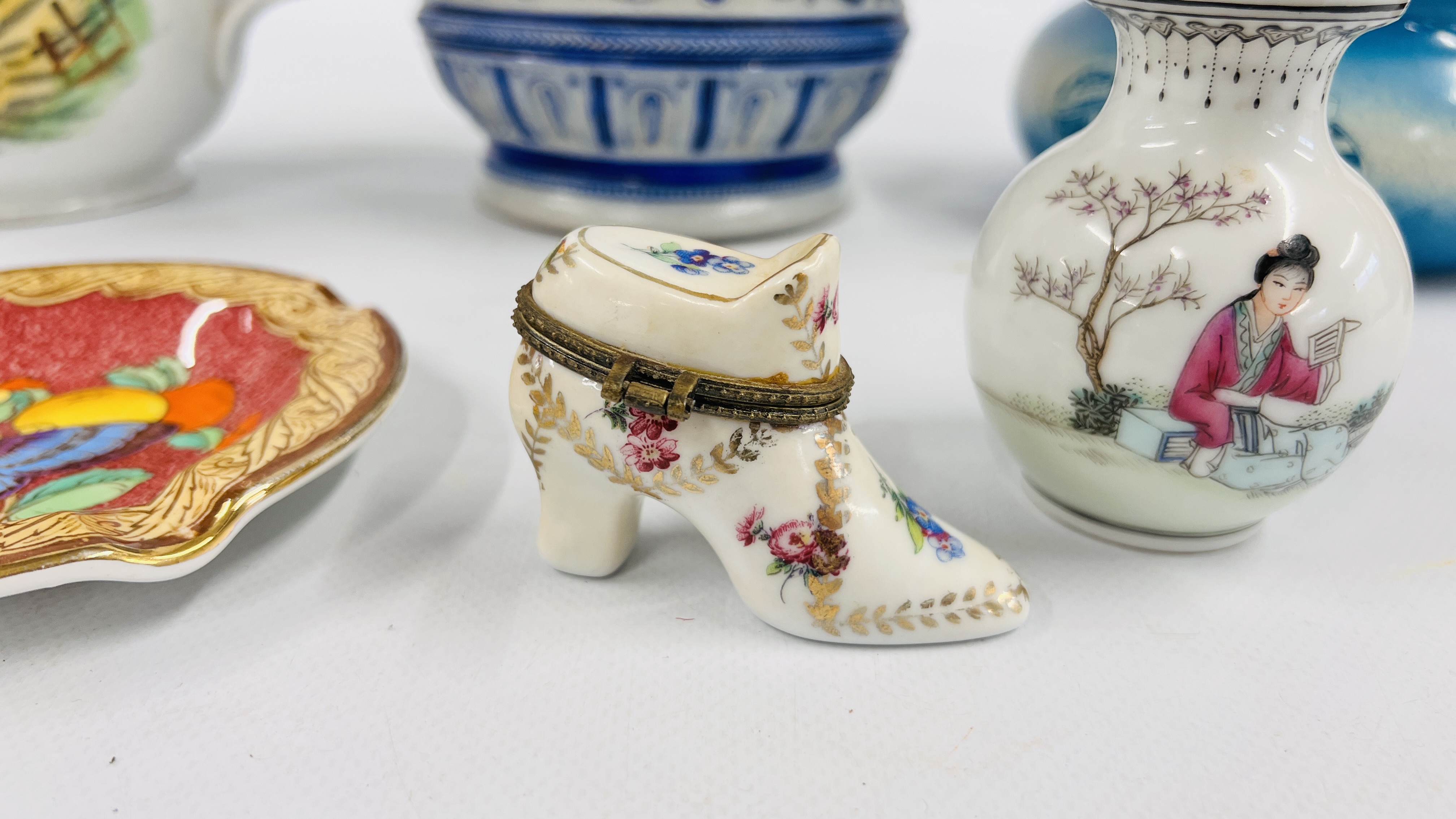 A GROUP OF VINTAGE CERAMICS TO INCLUDE AN ADAMS DICKENS JUG, TYKE MUG, SMALL ORIENTAL VASE, - Image 9 of 15