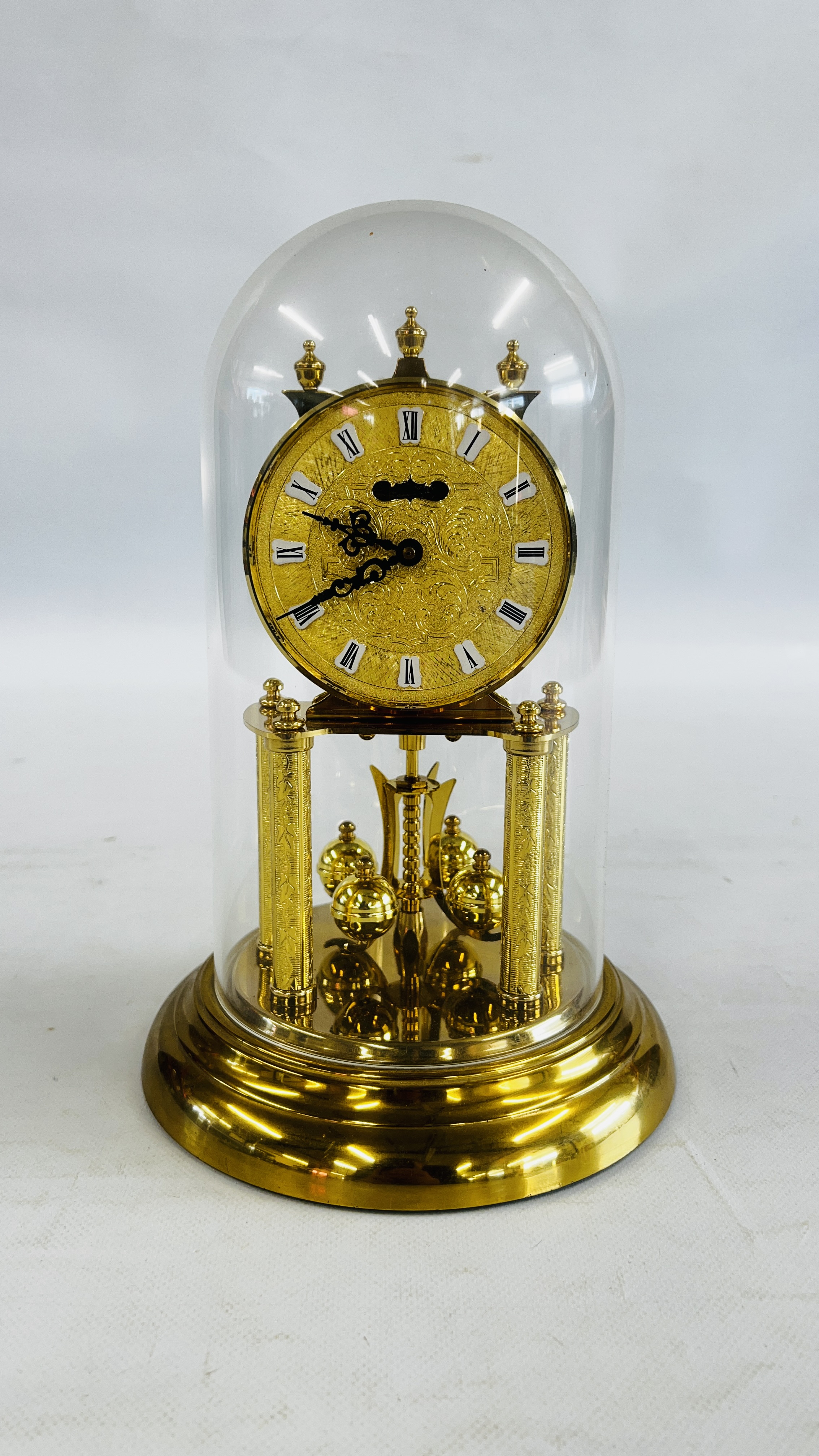 A GERMAN ANNIVERSARY CLOCK MARKED SCHATS, H 29CM.