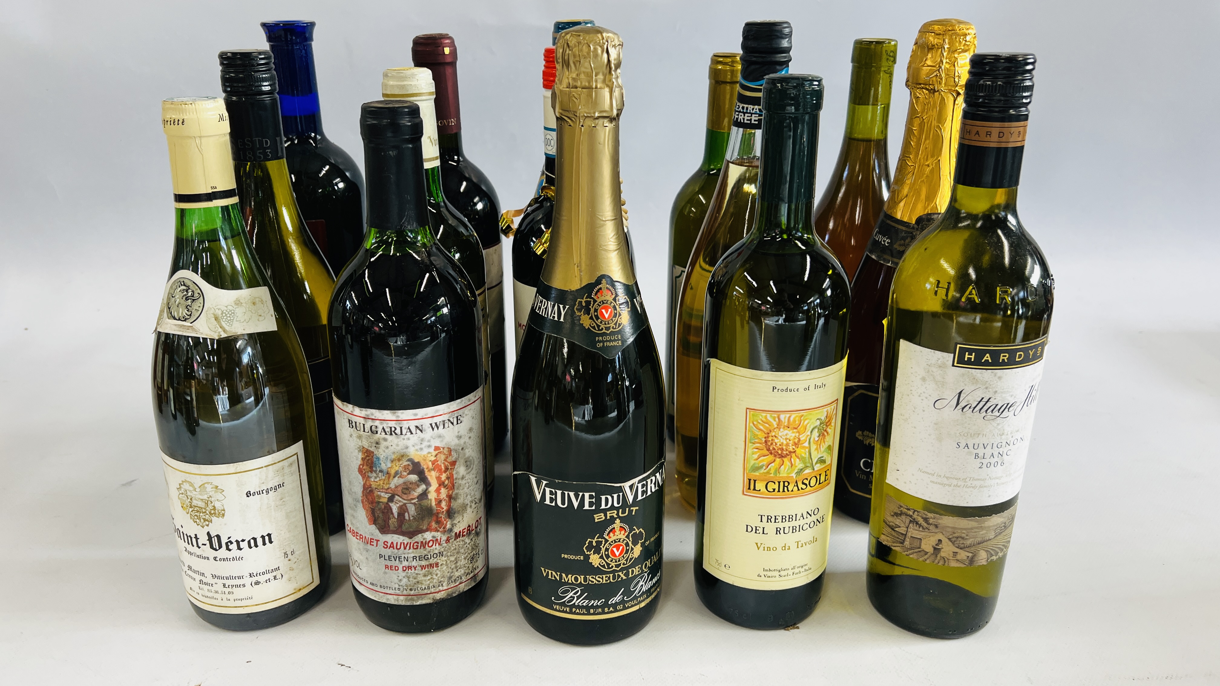 APPROX 21 BOTTLES OF MIXED WINES INCLUDING PENFOLDS, MARTINI ASTI, MARSOVIN, HARDYS SAUVIGNON BLANC, - Image 3 of 5