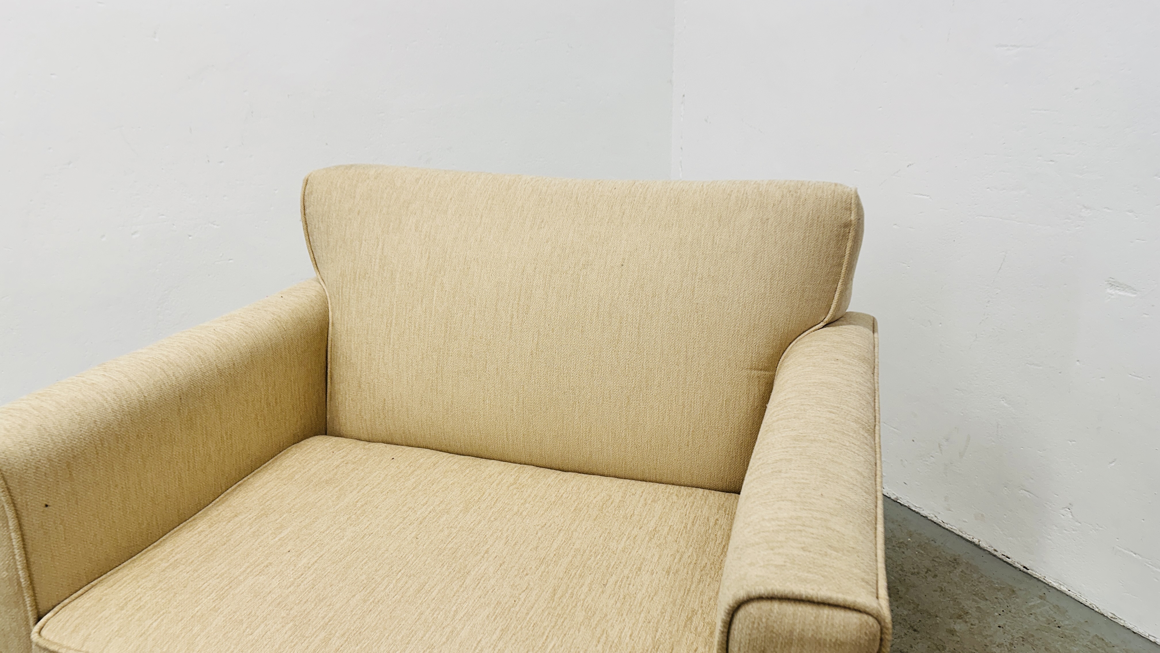 CREAM UPHOLSTERED ARM CHAIR / SOFA BED. - Image 7 of 12