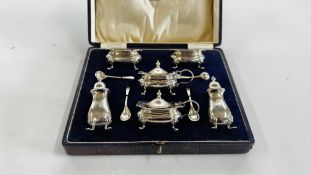 AN ANTIQUE SILVER CASED CRUET SET BIRMINGHAM ASSAY 1932 MAKER WALKER & HALL,