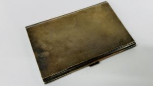 A VINTAGE SILVER CIGARETTE CASE, BIRMINGHAM ASSAY L 12.5 X D 8.5CM.