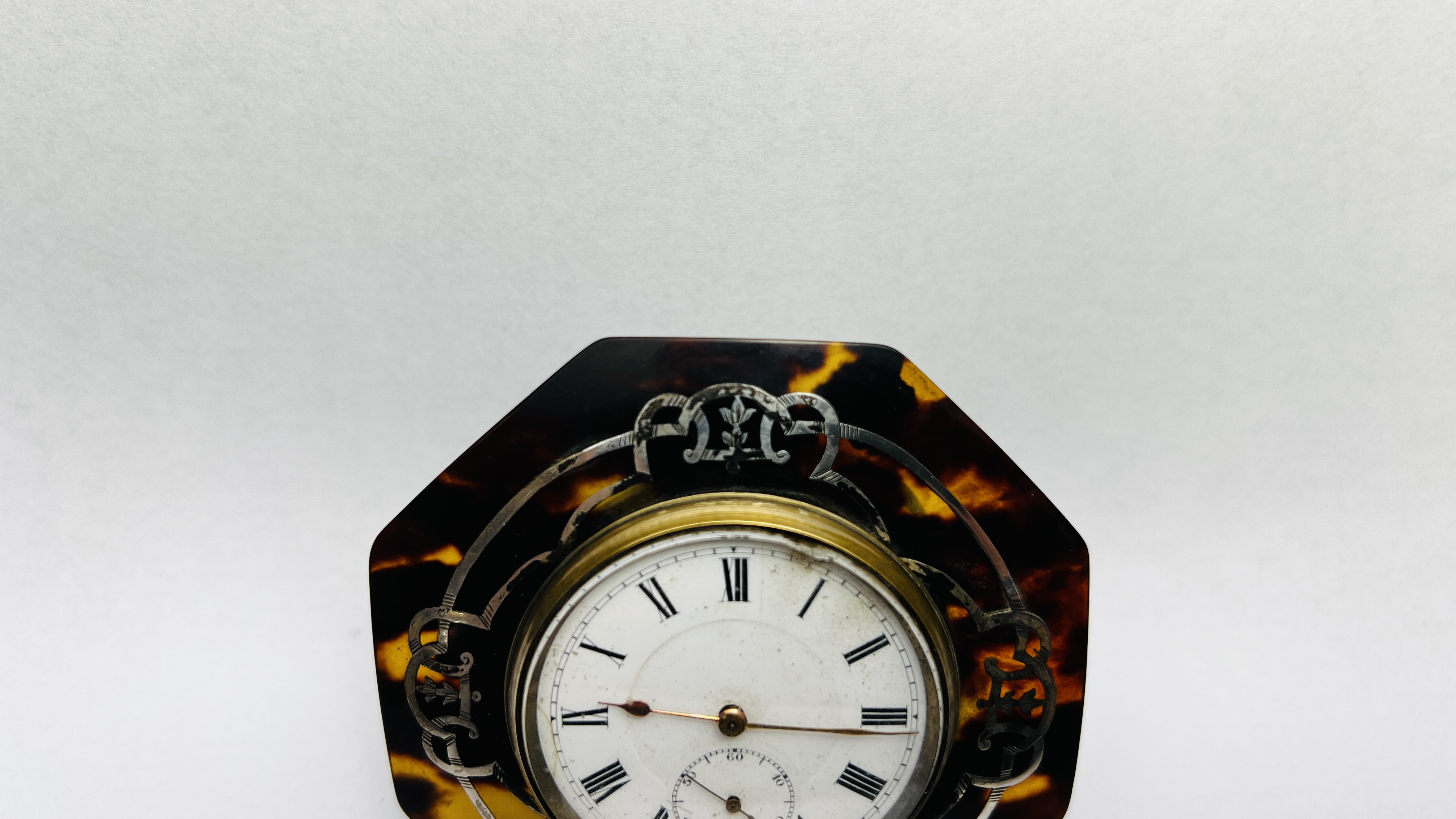 A SILVER INLAID TORTOISESHELL DRESSING TABLE CLOCK - W 8CM. - Image 3 of 10