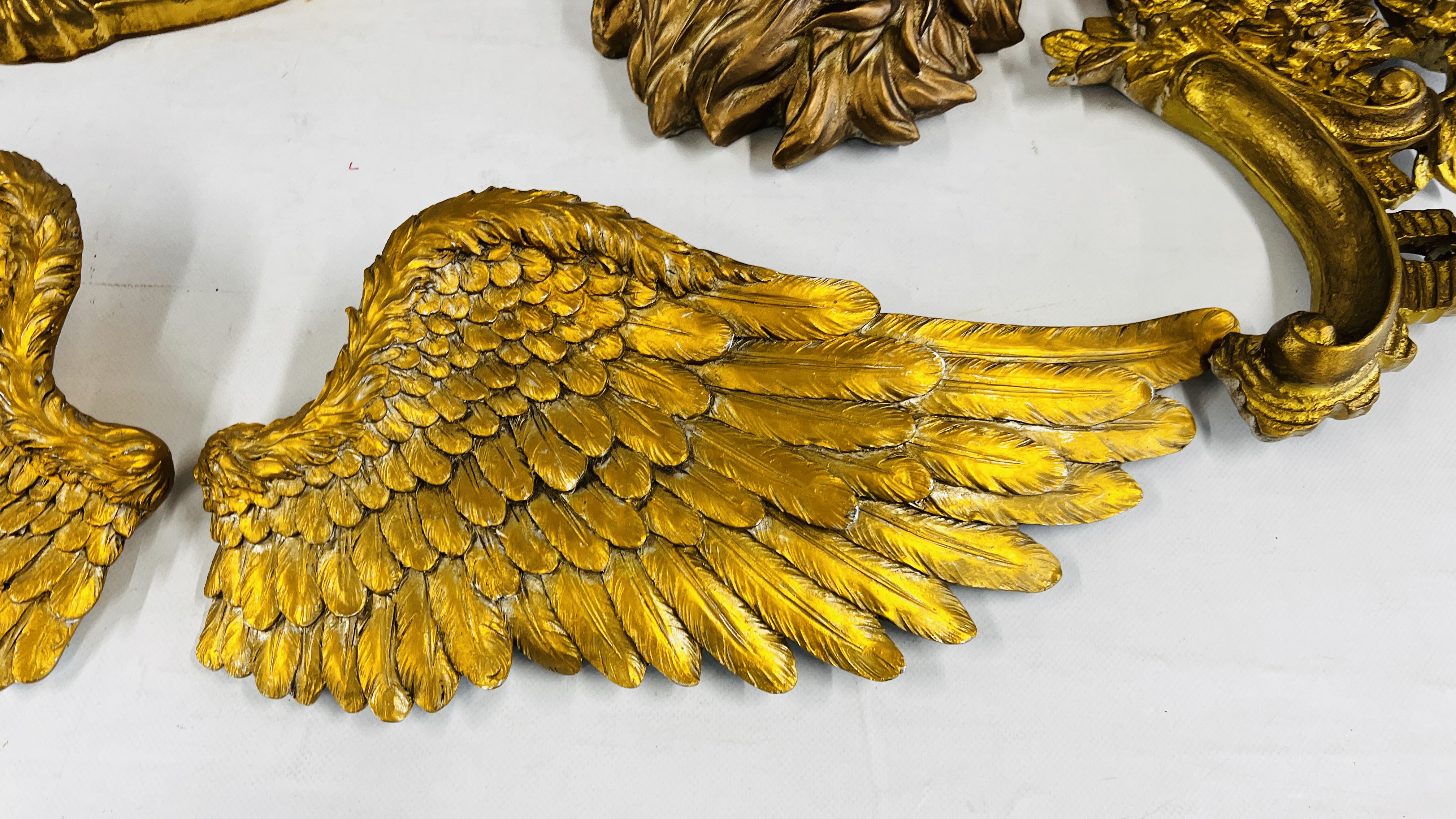 A PAIR OF REPRODUCTION GILT FINISH WINGS, REPRODUCTION GILT FINISH LIONS HEAD, - Image 3 of 6