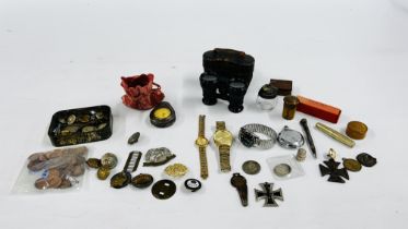 A BOX OF VINTAGE COLLECTIBLES TO INCLUDE OPERA GLASSES, COINAGE AND VINTAGE BUTTONS,