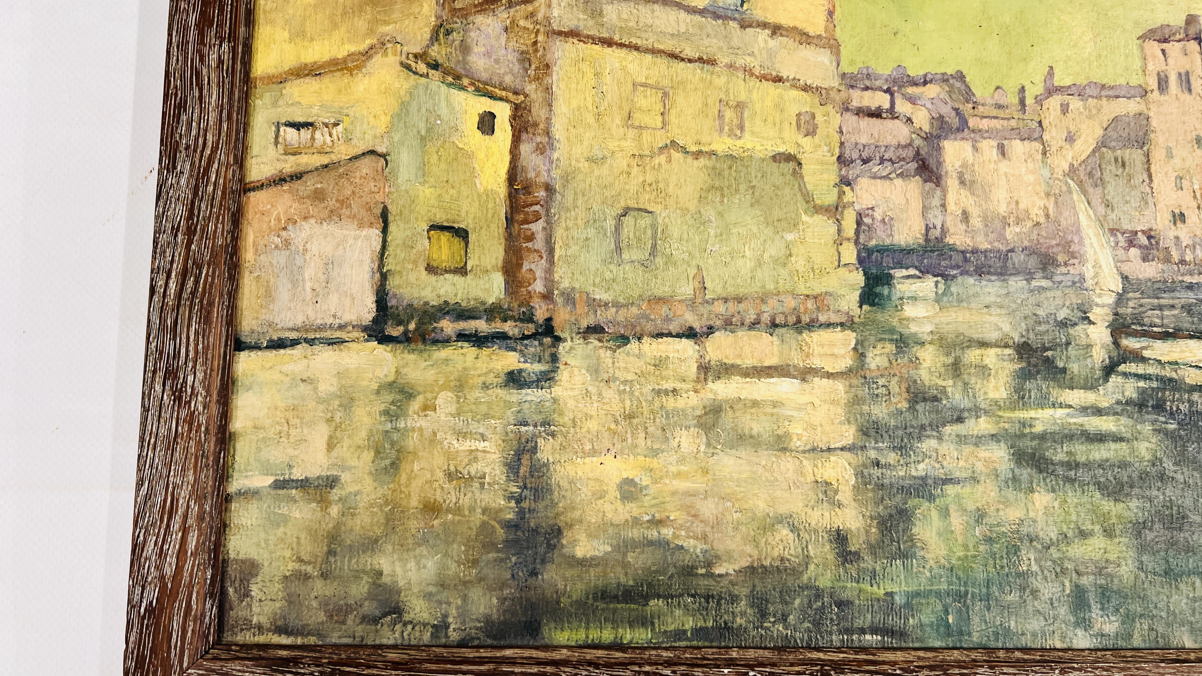 A C20TH ABSTRACT OIL ON BOARD OF HARBOUR SCENE 42CM X 34CM - NO SIGNATURE. - Image 5 of 5