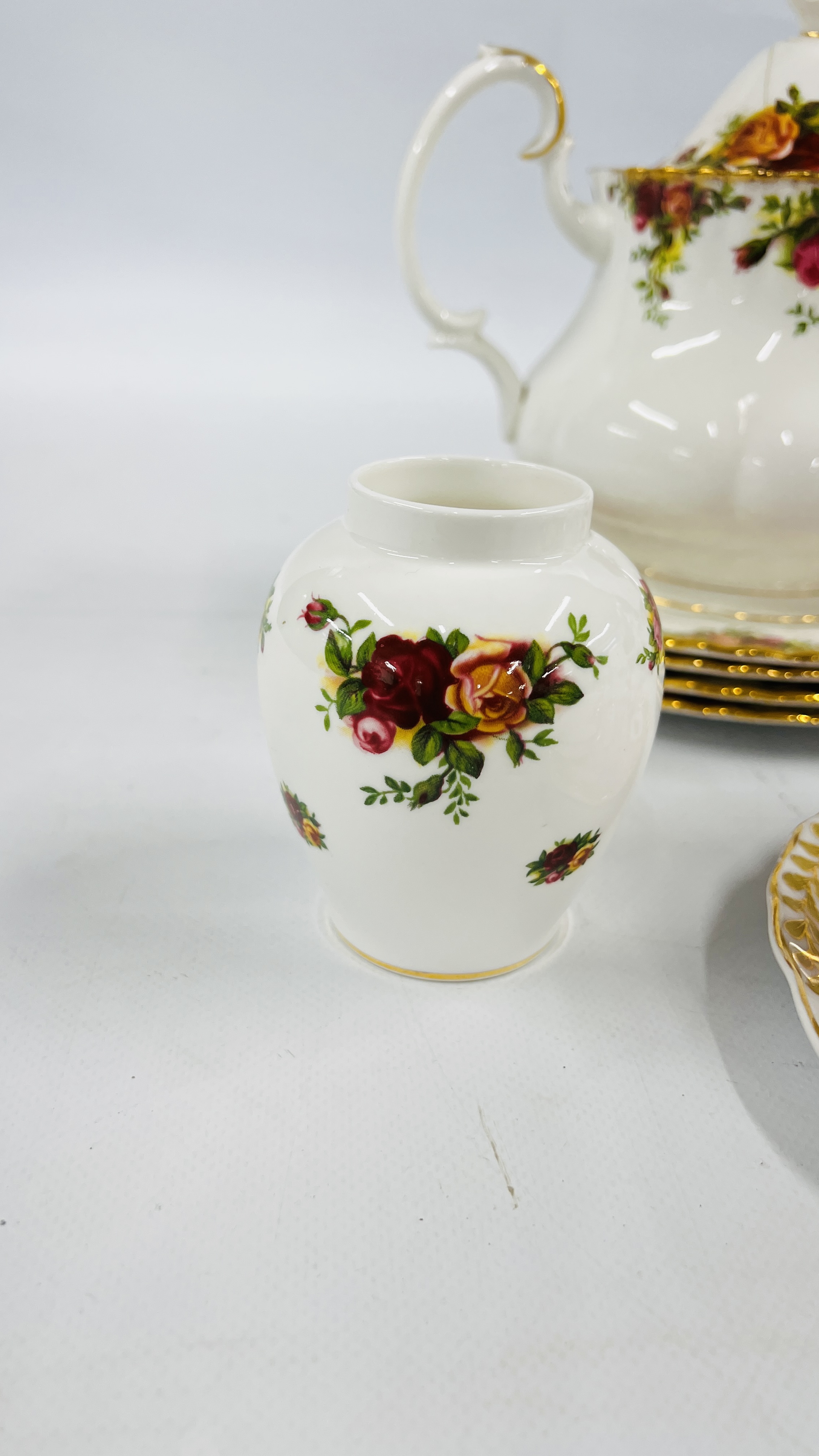 13 PIECES OF ROYAL ALBERT OLD COUNTRY ROSE TEA WARE, - Image 4 of 9