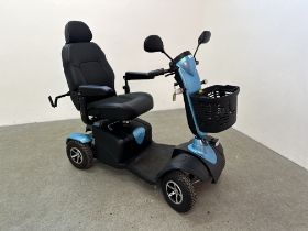 VANOS DX8 EXCEL ROADSTER DELUXE 8MPH MOBILITY SCOOTER COMPLETE WITH KEY AND CHARGER - SOLD AS SEEN.