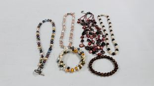 SELECTION OF CULTIVATED PEARL NECKLACES.