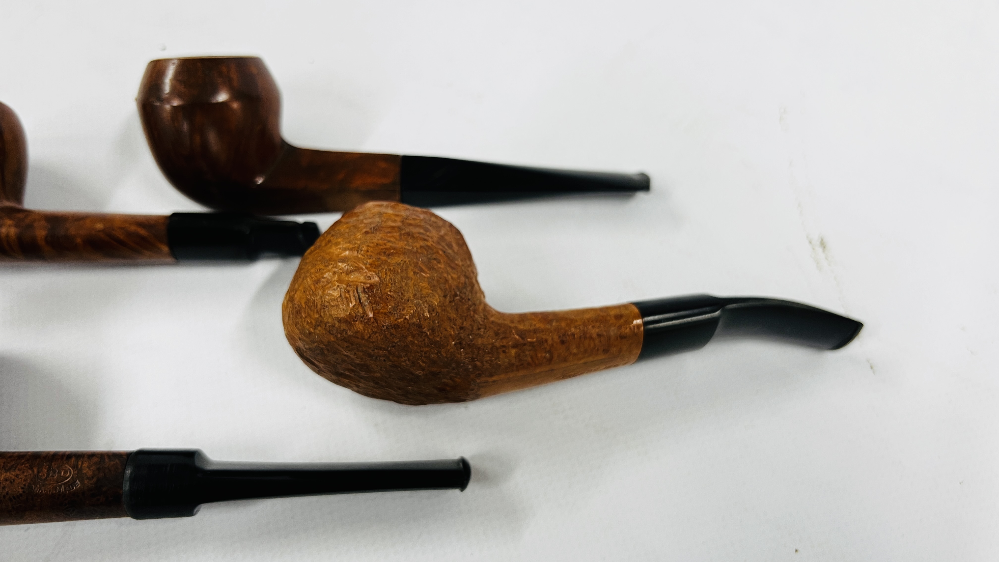 A GROUP OF 5 VINTAGE TOBACCO SMOKING PIPES TO INCLUDE EXAMPLES MARKED F & T, HARDCASTLE ETC. - Image 3 of 12