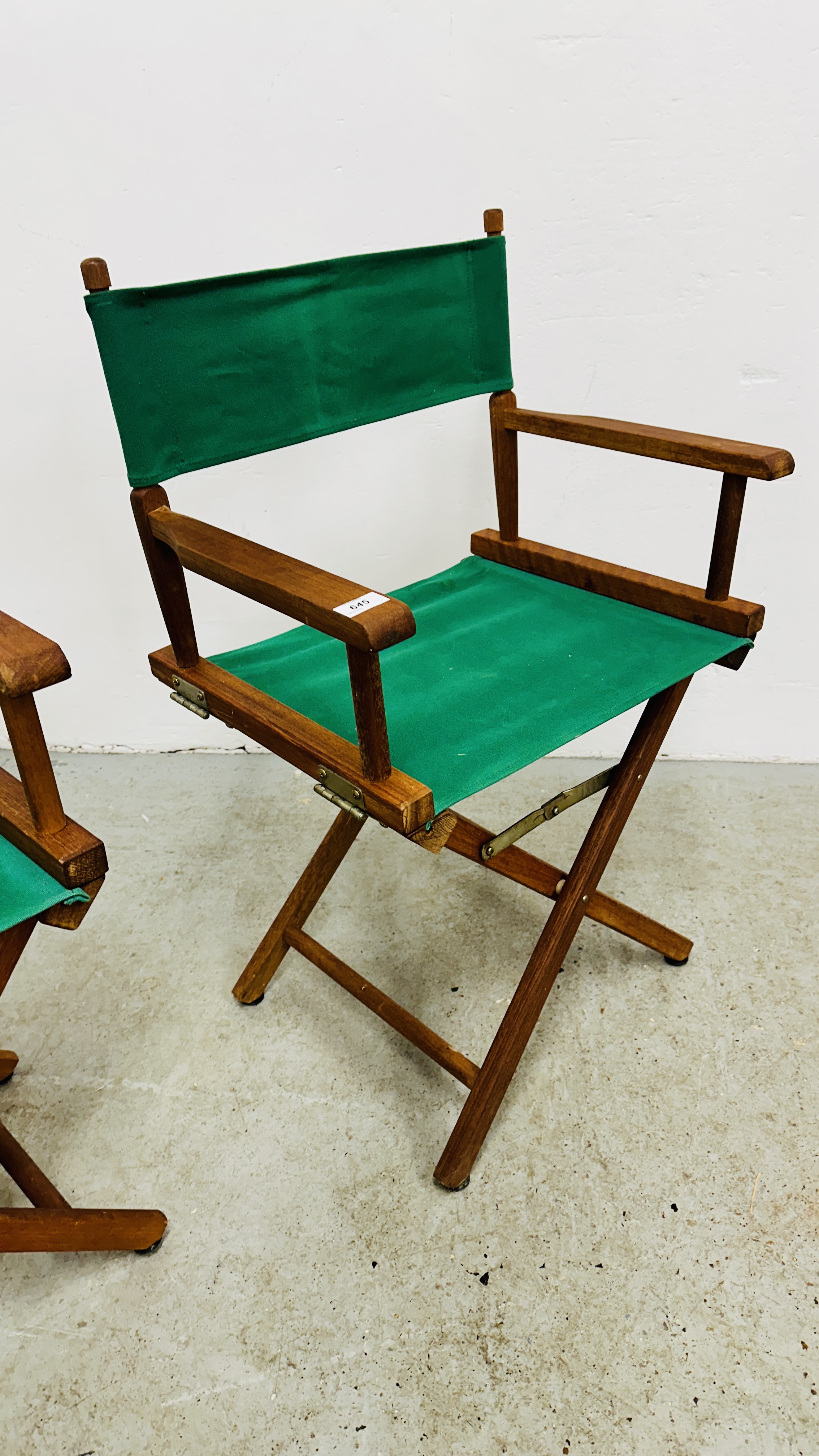 A PAIR OF HARDWOOD FRAMED FOLDING DIRECTORS STYLE CHAIRS. - Image 3 of 4