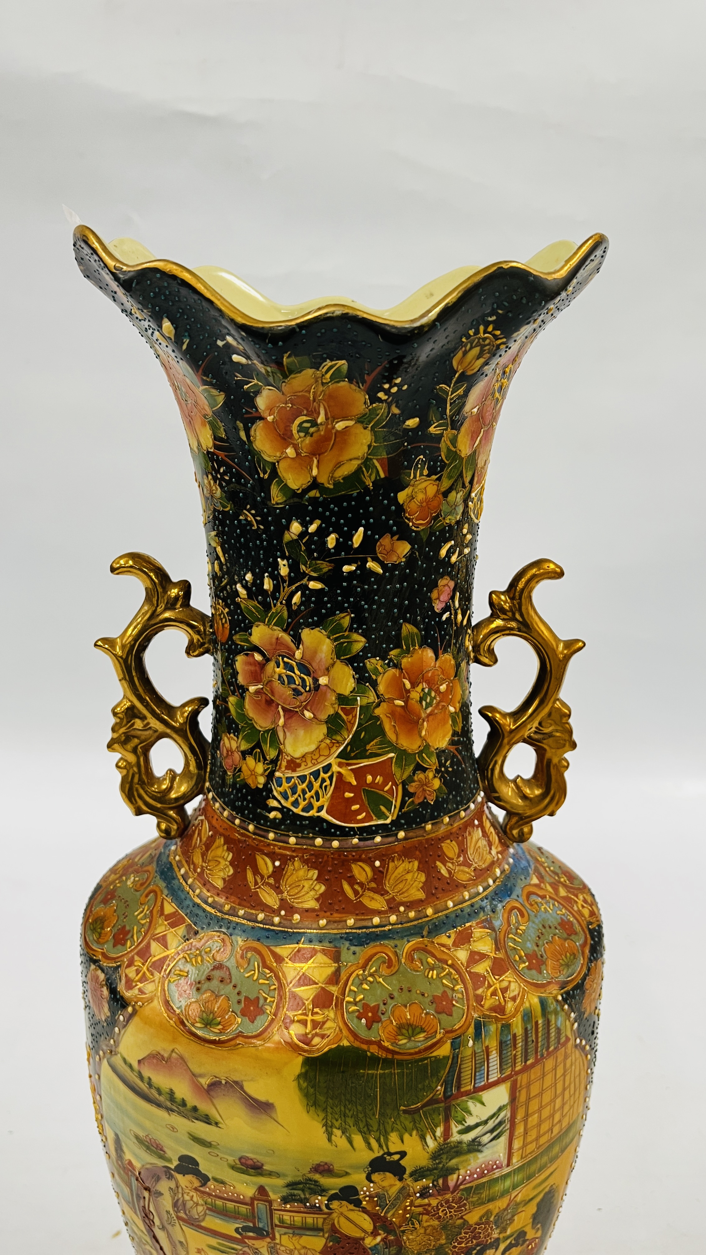 A LARGE REPRODUCTION ORIENTAL TWO HANDLED VASE. - H 60CM. - Image 9 of 13