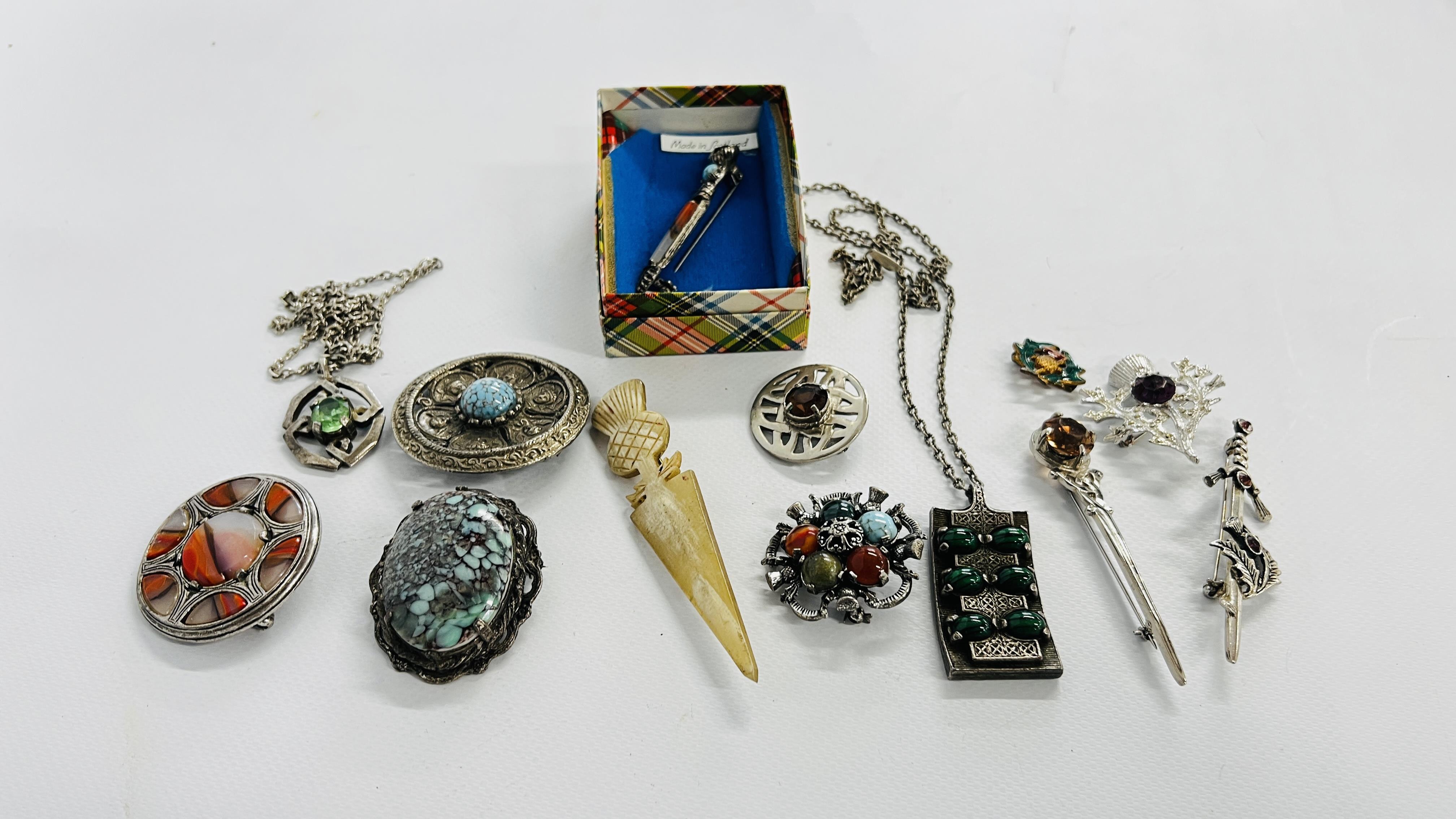 COLLECTION OF 'MIRACLE' & SCOTTISH JEWELLERY TO INCLUDE PENDANTS AND BROOCHES.