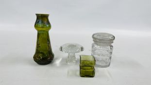 4 PIECES OF GLASSWARE TO INCLUDE ART NOUVEAU GREEN GLASS VASE ETC.