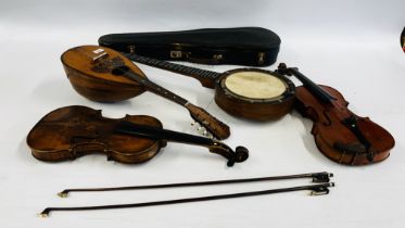 A VINTAGE ITALIAN MANDOLIN, TWO VIOLINS, BANJO AND A VIOLIN CASE A/F.