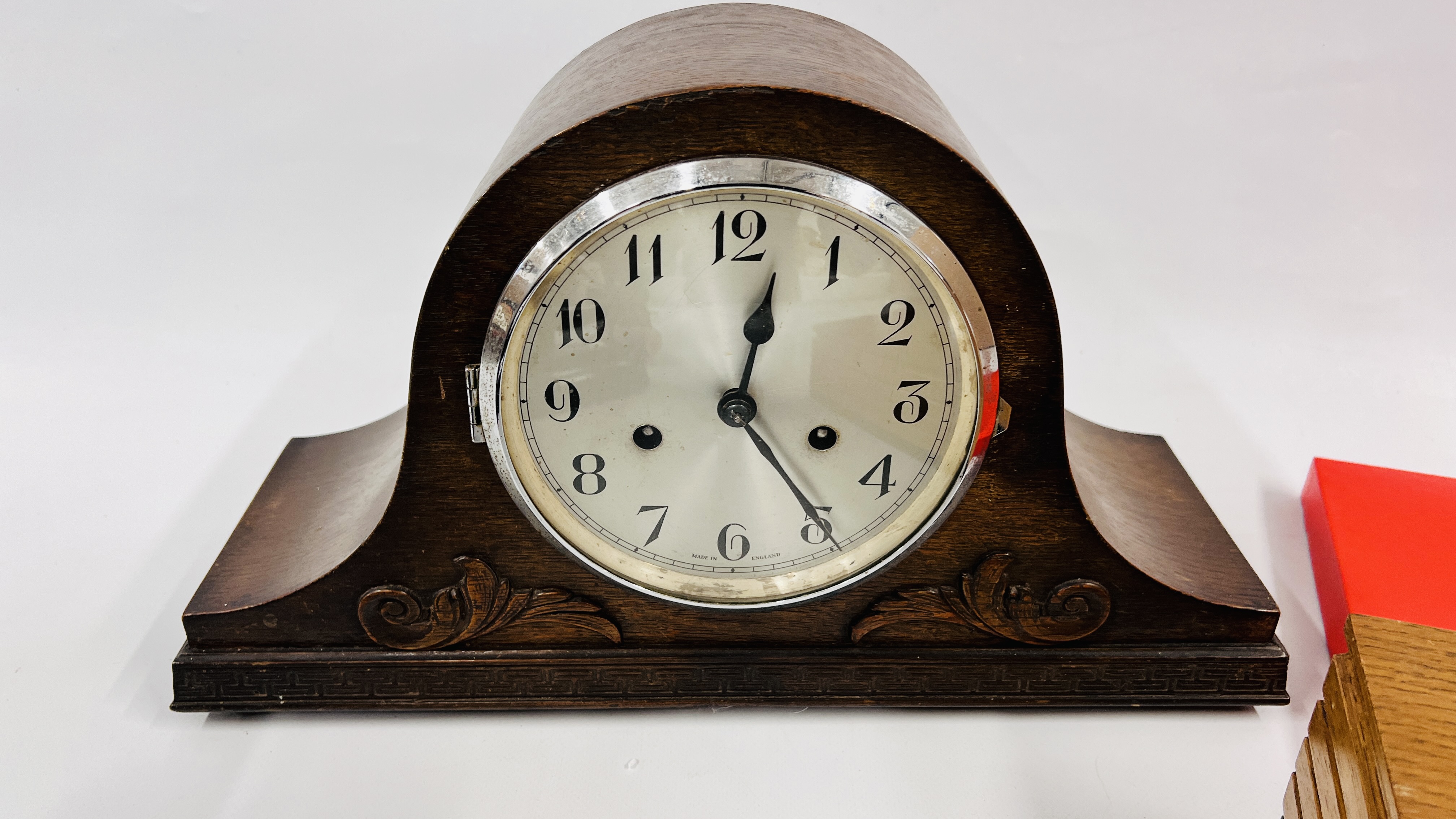 SET OF AVERY CAST KITCHEN SCALES COMPLETE WITH 7 WEIGHTS ALONG WITH MAHOGANY CASED MANTEL CLOCK AND - Image 3 of 7