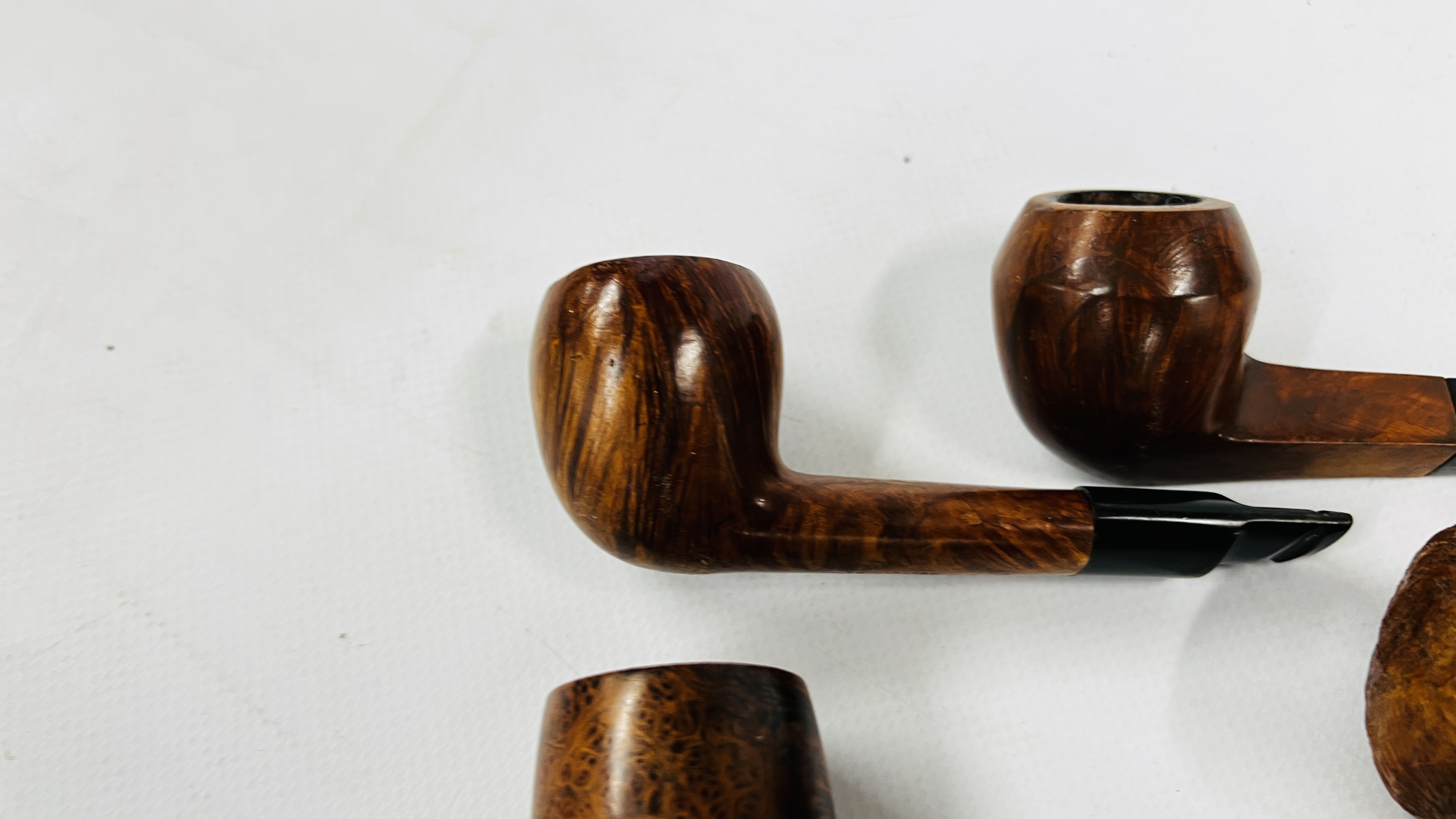 A GROUP OF 5 VINTAGE TOBACCO SMOKING PIPES TO INCLUDE EXAMPLES MARKED F & T, HARDCASTLE ETC. - Image 4 of 12