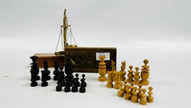 A VINTAGE 32 PIECE TURNED WOODEN CHESS SET IN WOODEN BOX + A VINTAGE SET OF CHEMIST SCALES.