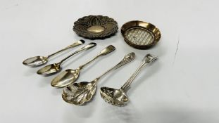 4 X VINTAGE SILVER SPOONS TO INCLUDE A SHEFFIELD EXAMPLE BY JOHN EDWARD BINGHAM,