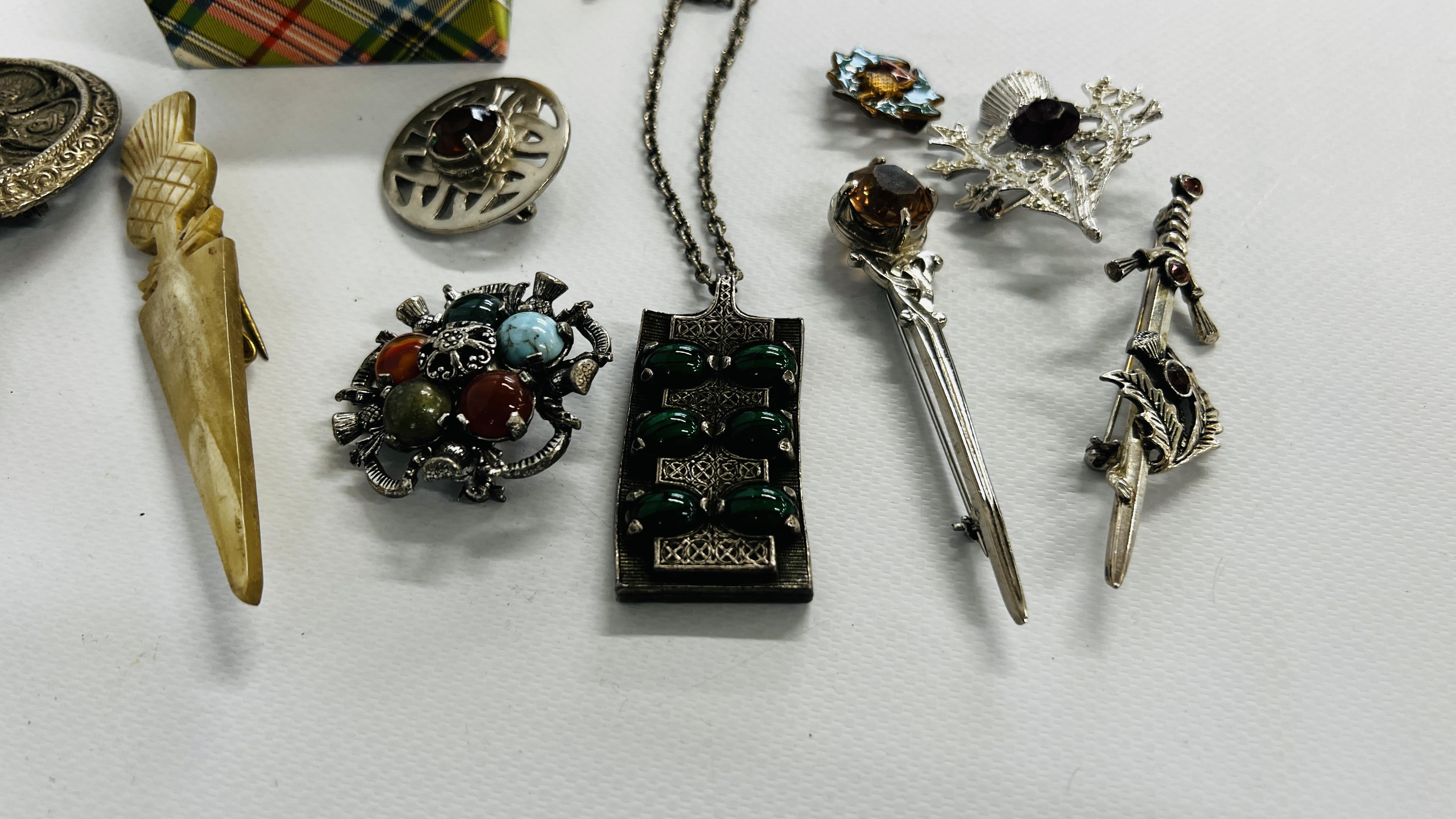 COLLECTION OF 'MIRACLE' & SCOTTISH JEWELLERY TO INCLUDE PENDANTS AND BROOCHES. - Image 6 of 6