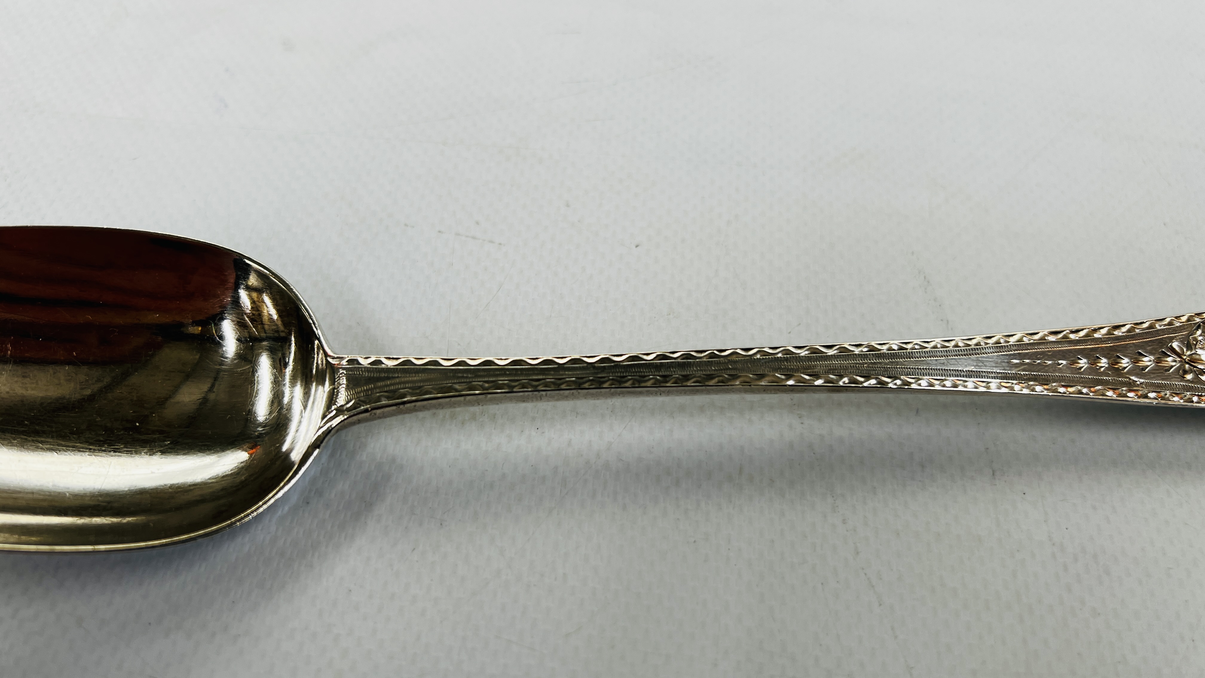 AN ANTIQUE SILVER SPOON, LONDON ASSAY 1782 MAKER HESTER BATEMAN L 22.5CM. - Image 3 of 9