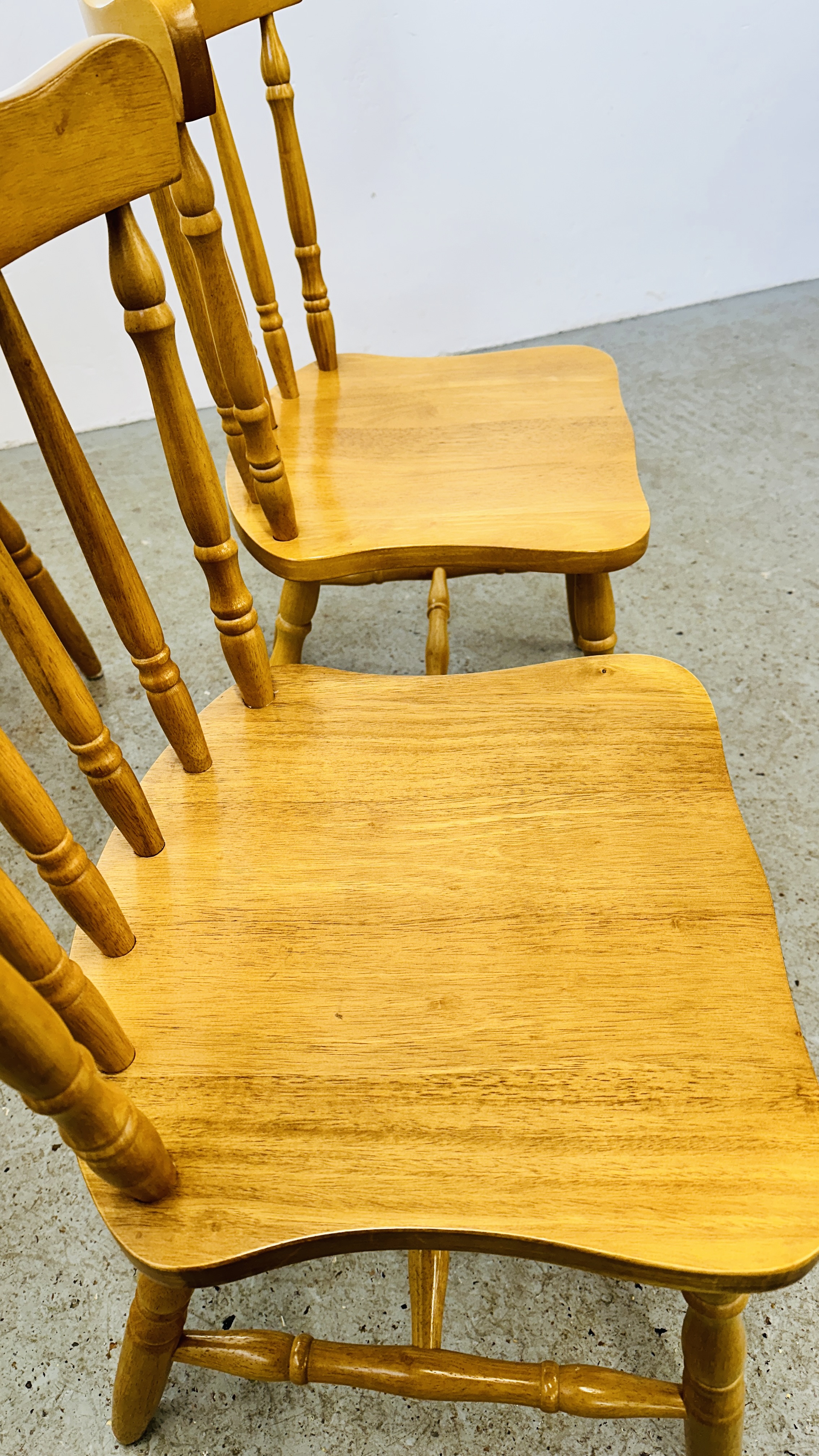 A SET OF FOUR SOLID BEECHWOOD KITCHEN CHAIRS. - Image 6 of 6